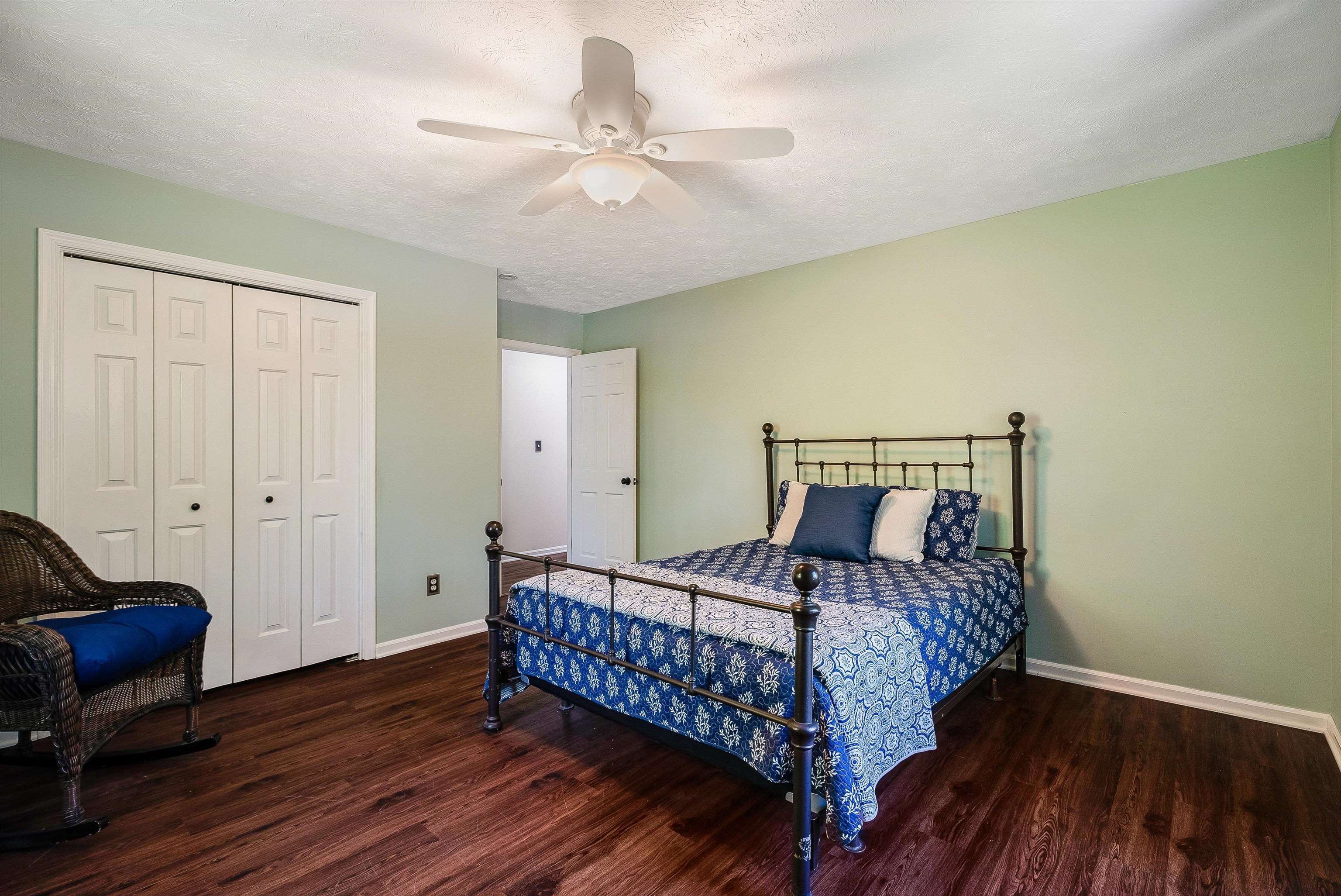 304 PELHAM DR