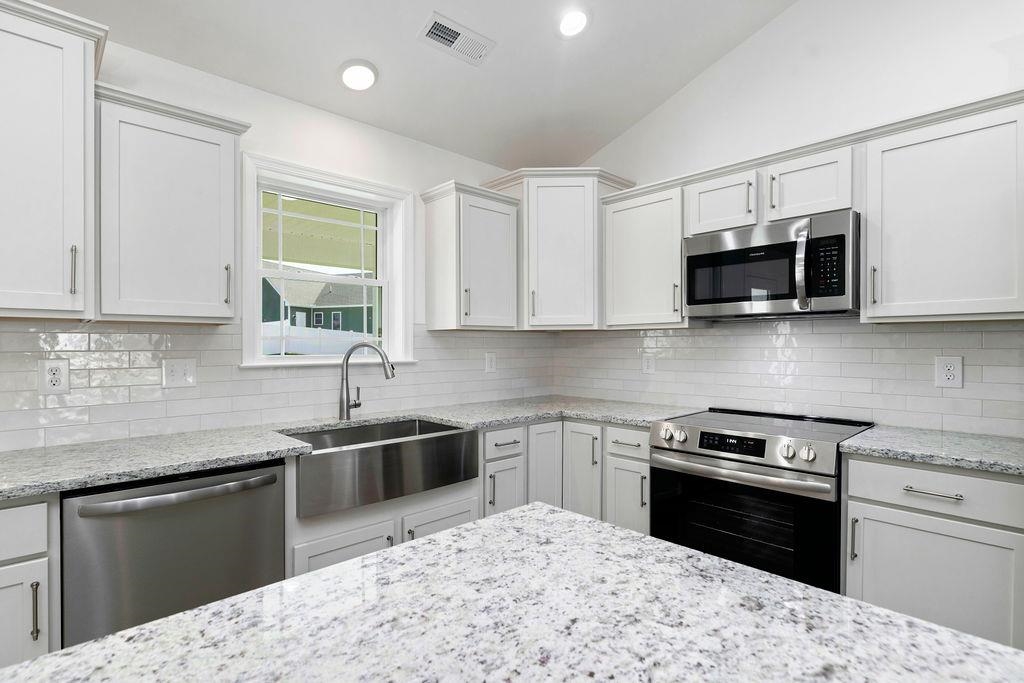 24 ALMA ANN LN