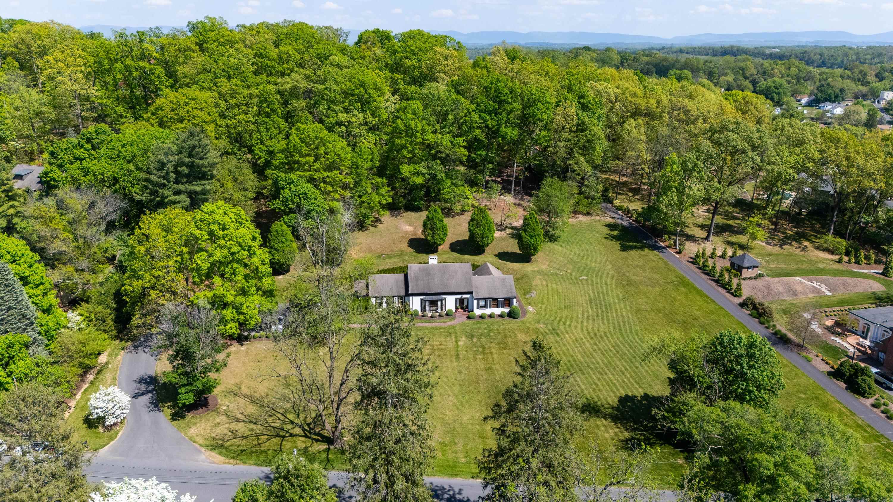 1431 DOGWOOD RD