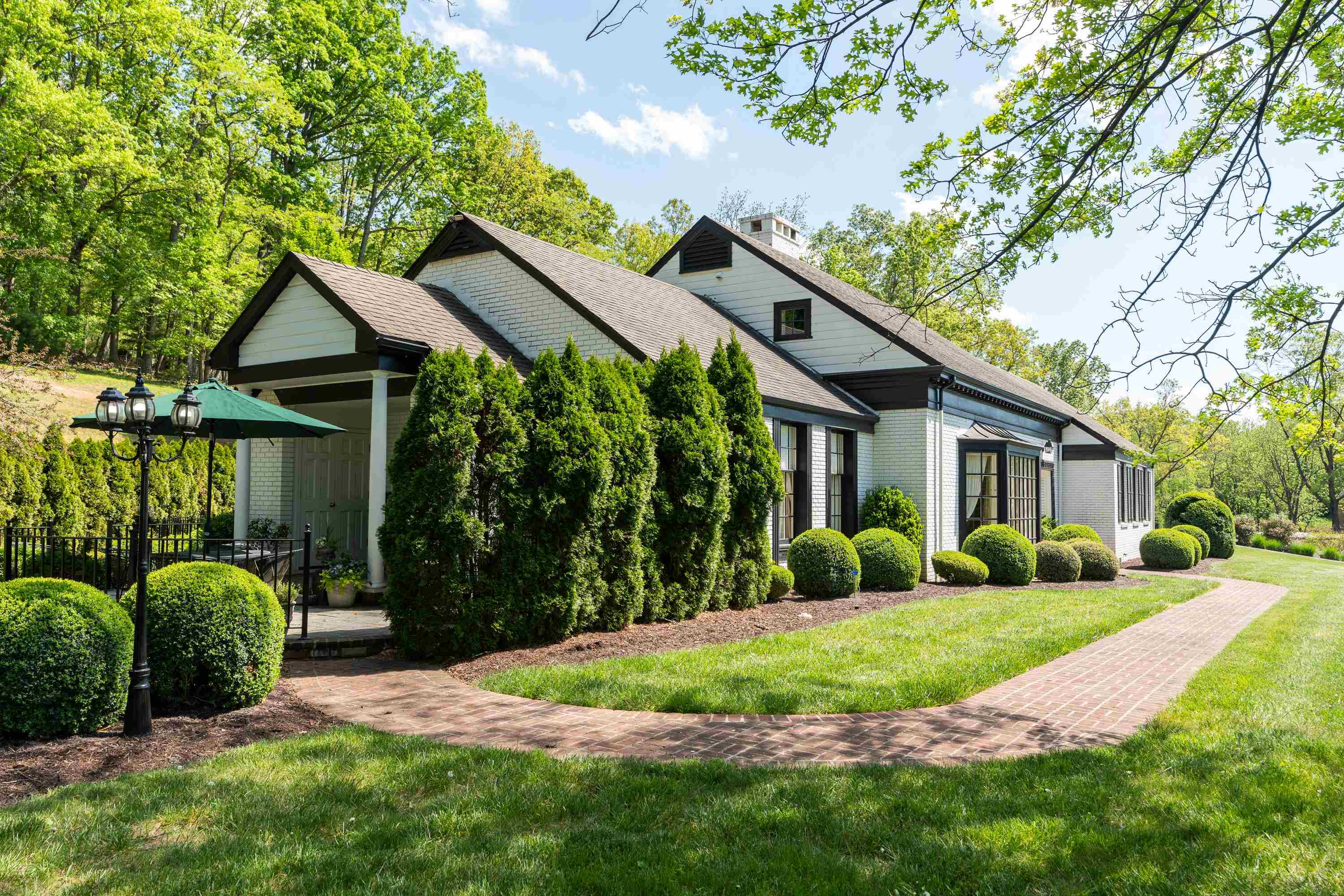1431 DOGWOOD RD