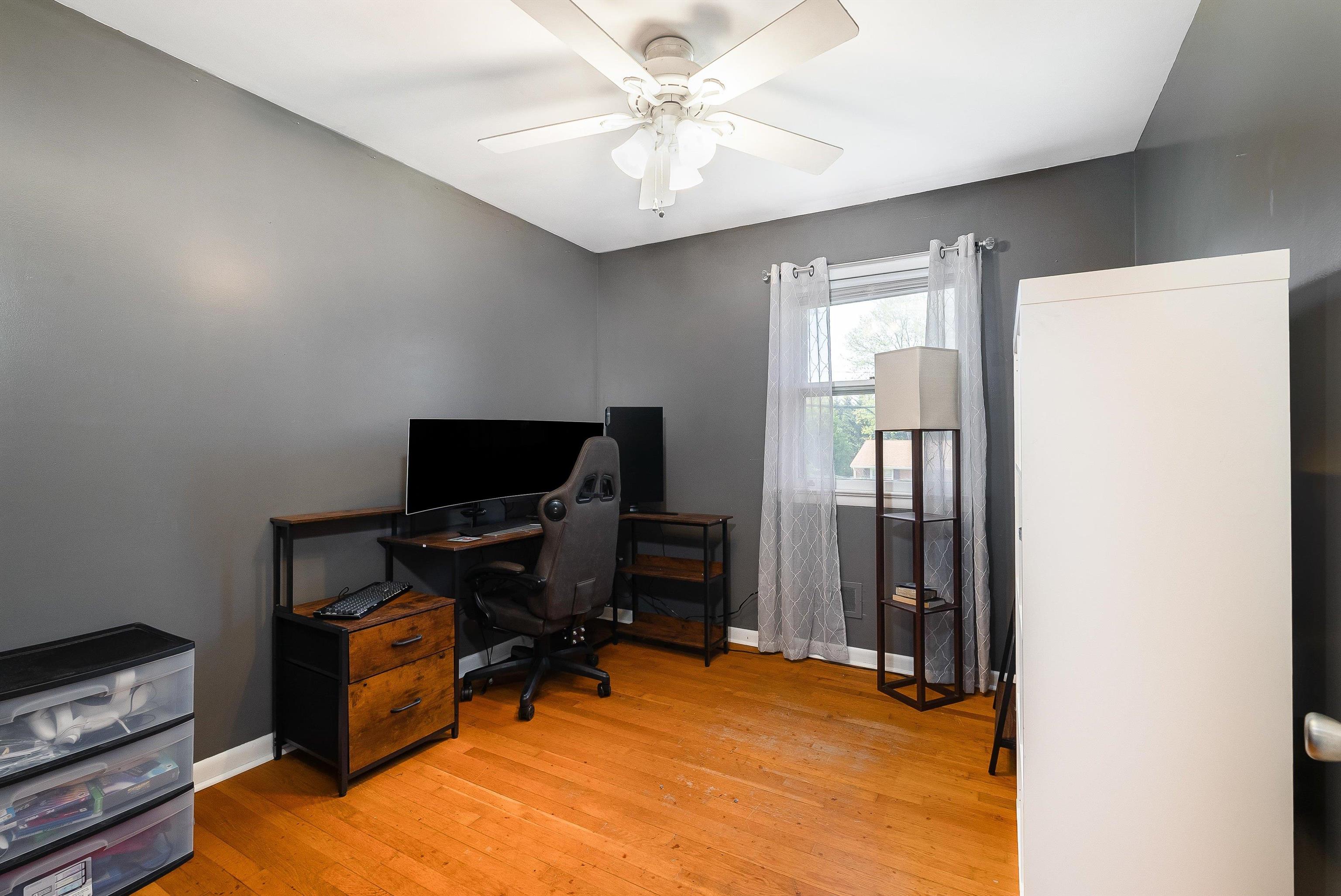 135 SUNSET DR