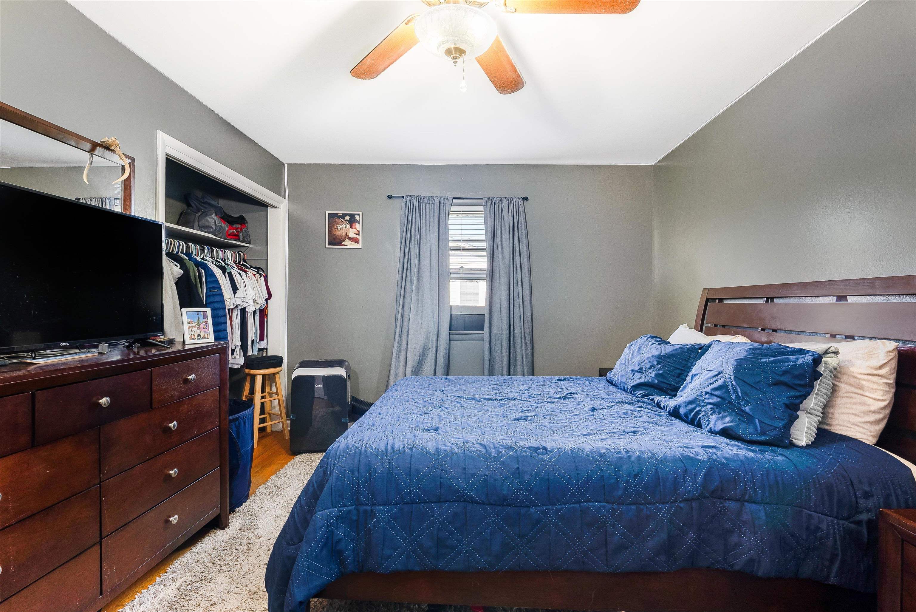 135 SUNSET DR
