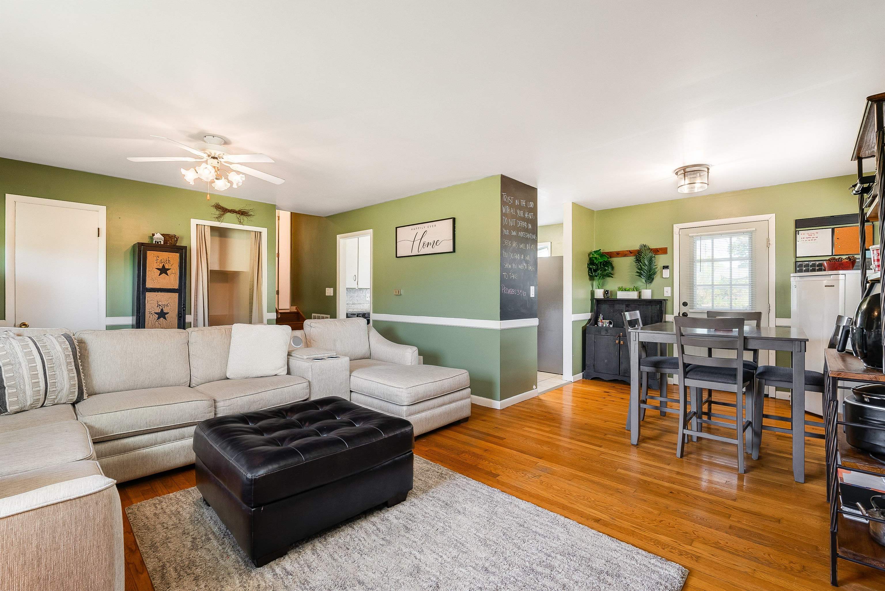 135 SUNSET DR