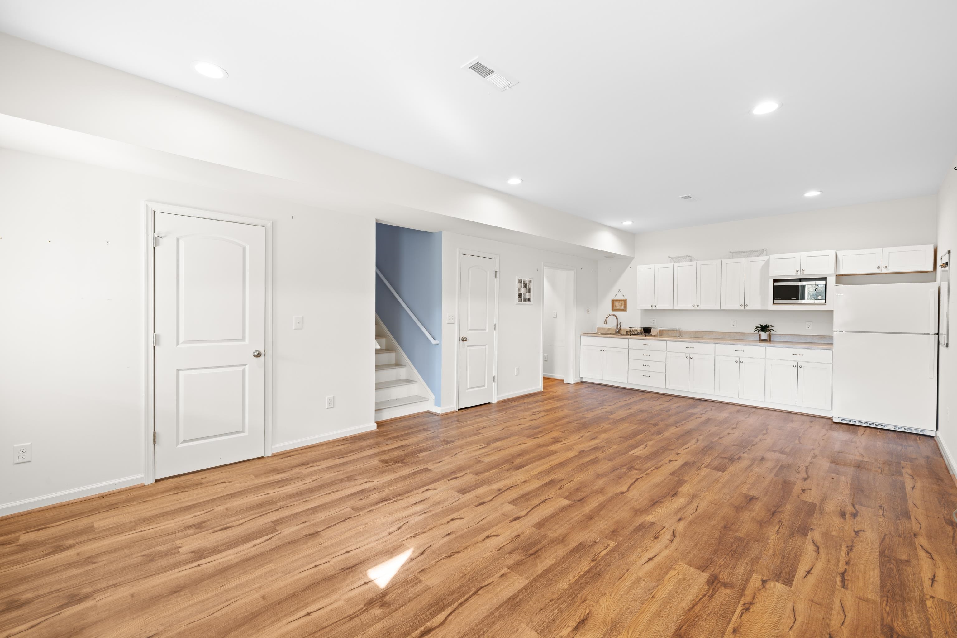 26 LAKE AVE