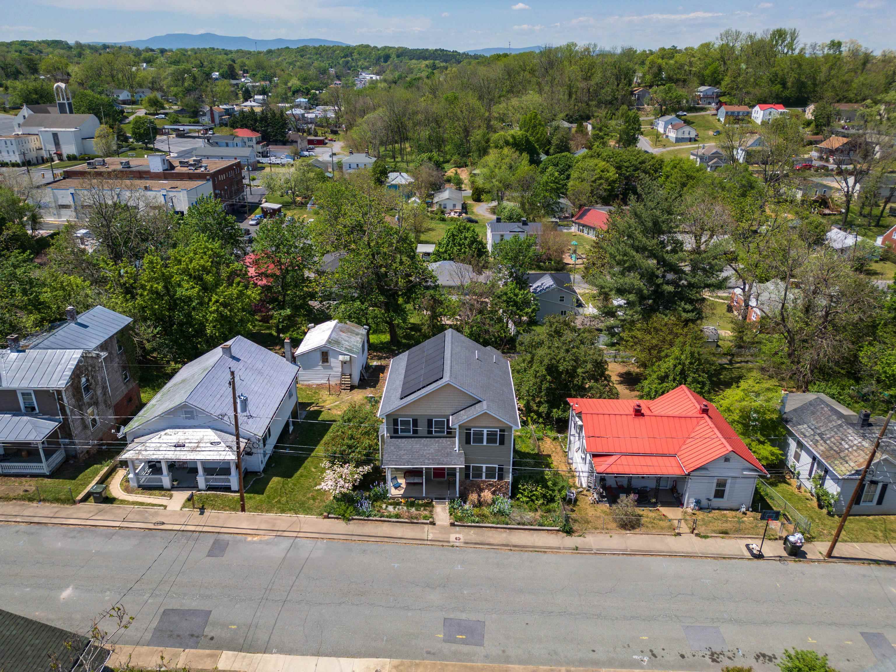 26 LAKE AVE