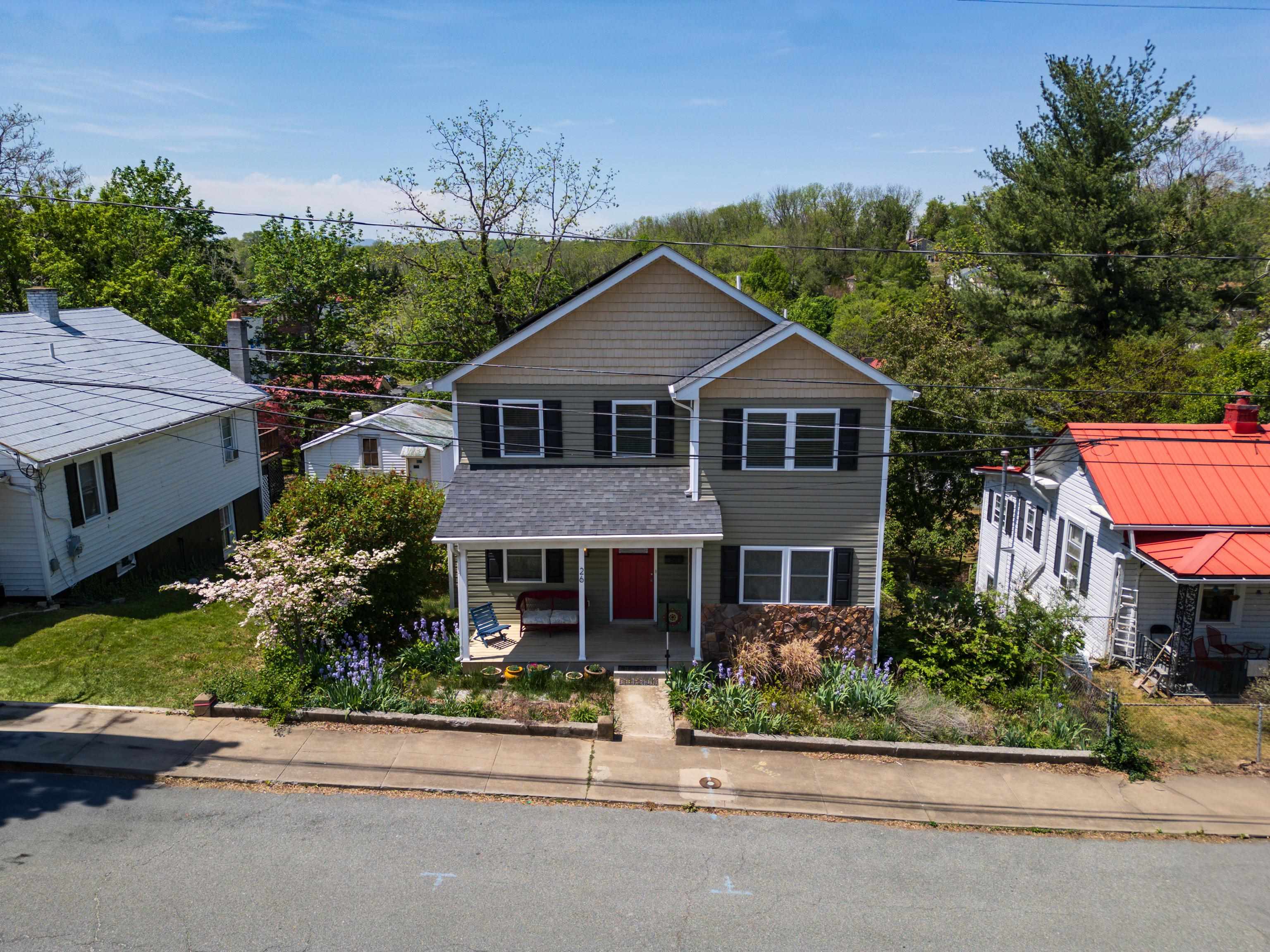 26 LAKE AVE