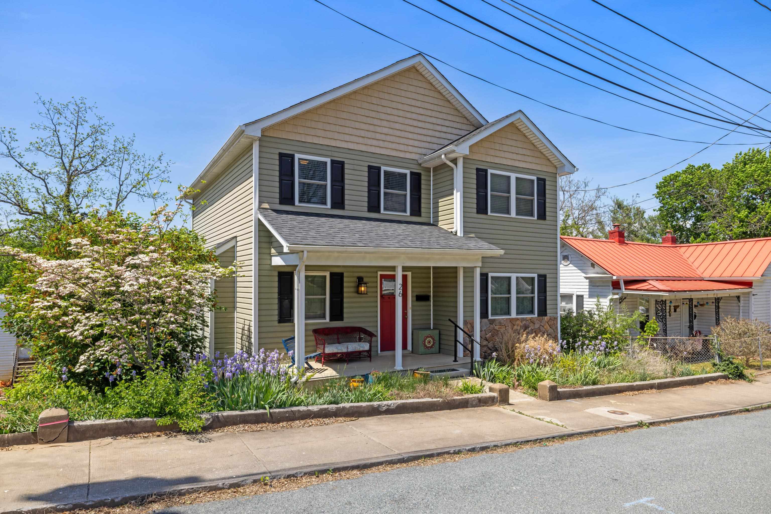 26 LAKE AVE