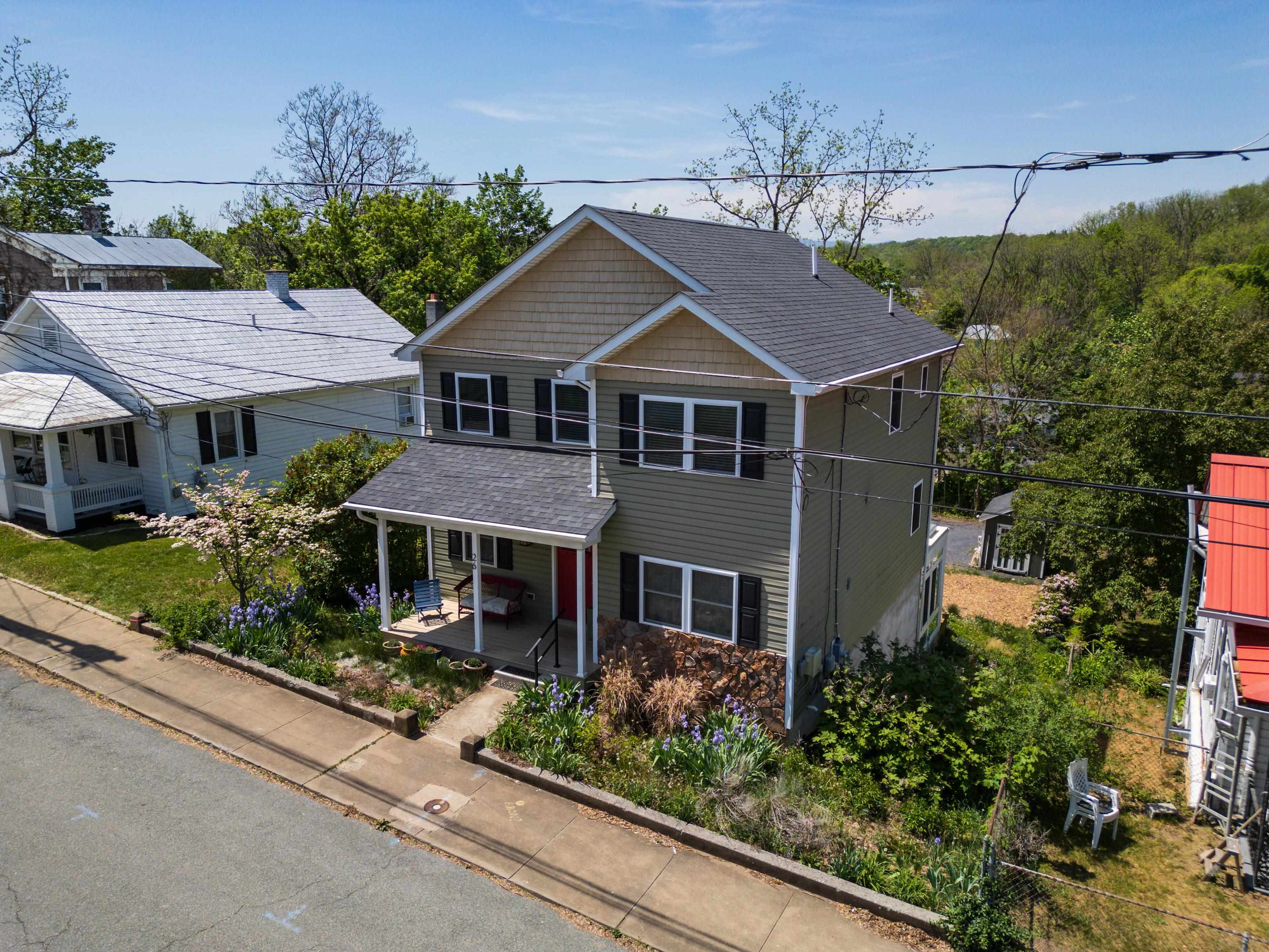 26 LAKE AVE