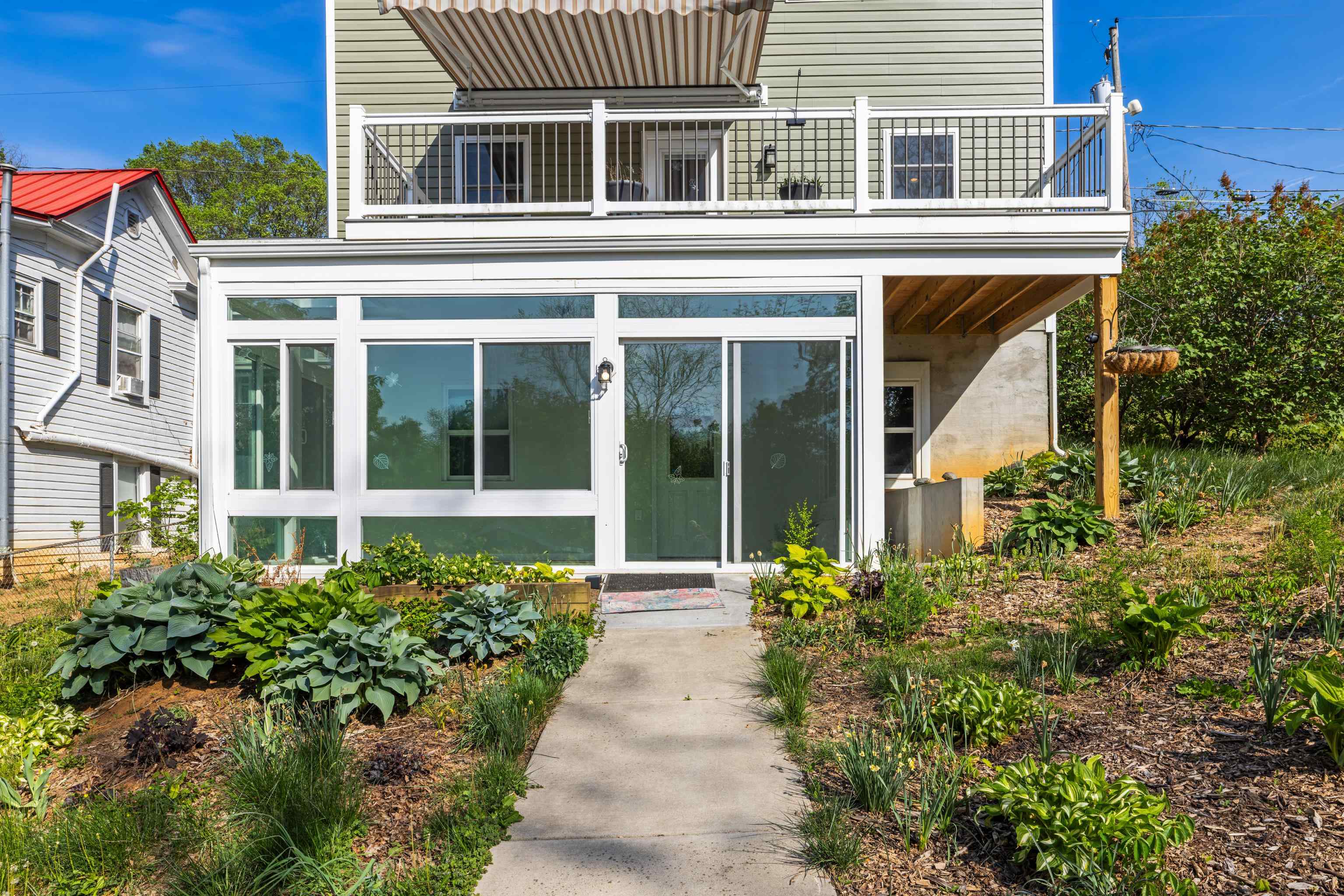 26 LAKE AVE