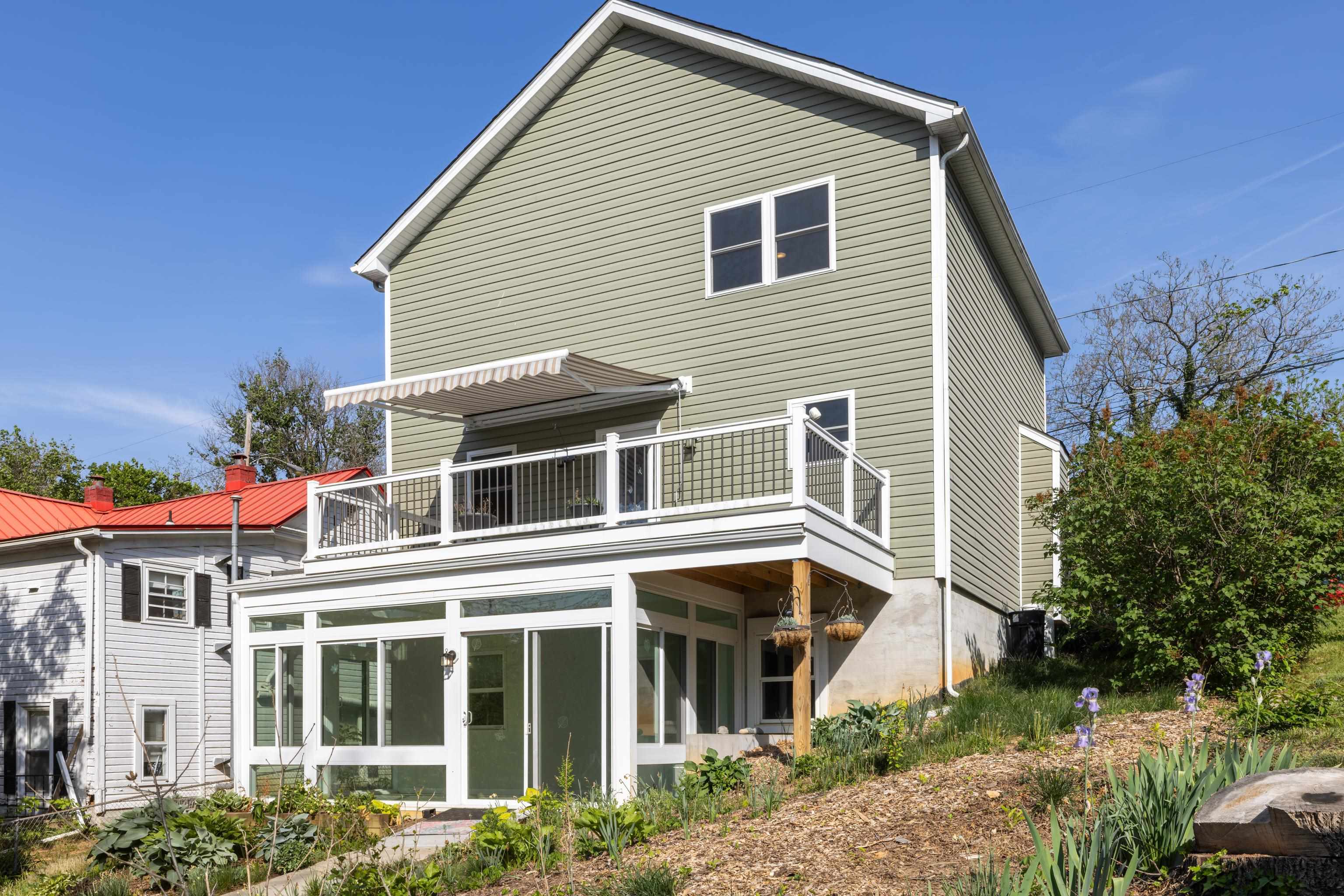 26 LAKE AVE