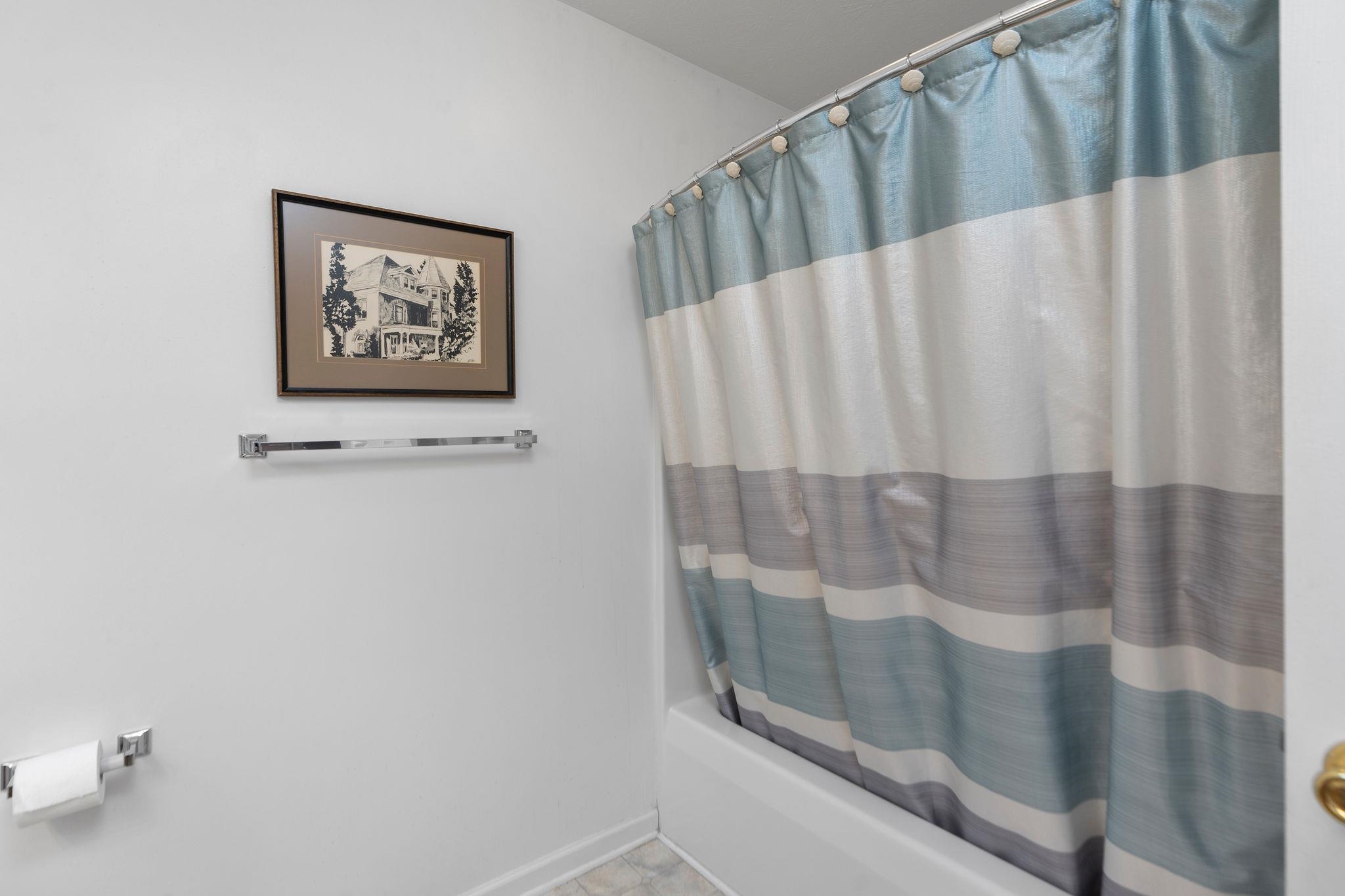 82 ASHLEIGH DR