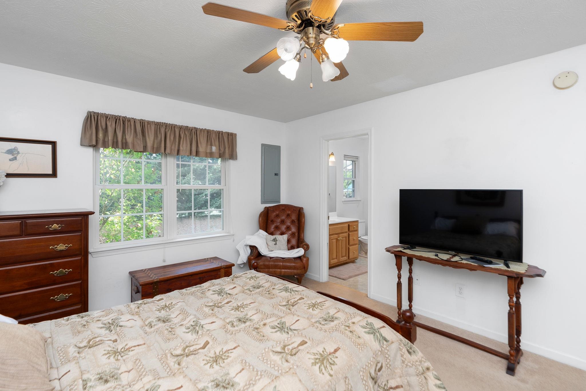 82 ASHLEIGH DR