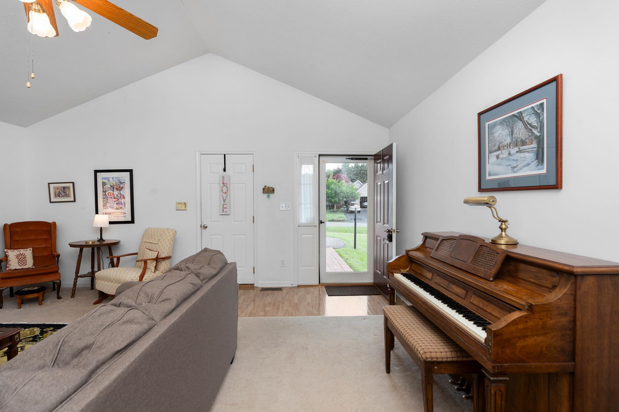 82 ASHLEIGH DR