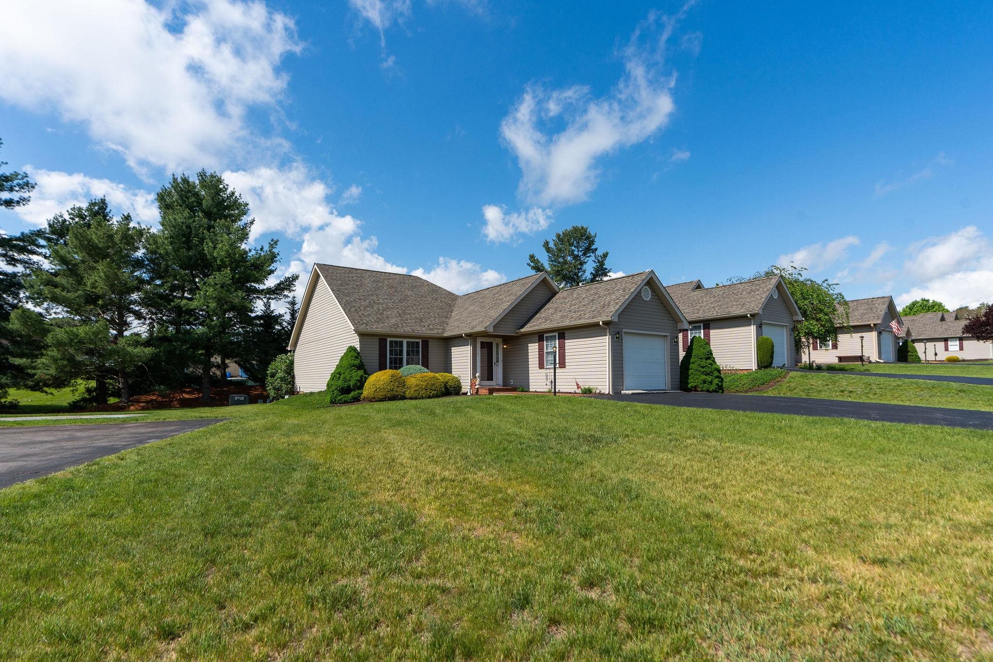 82 ASHLEIGH DR