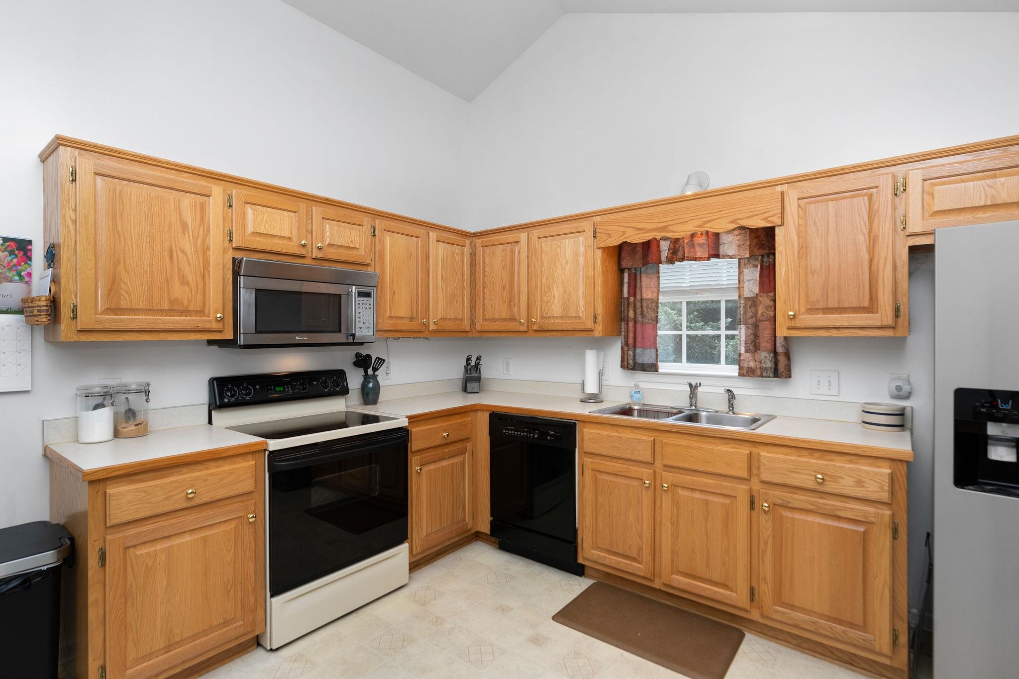 82 ASHLEIGH DR