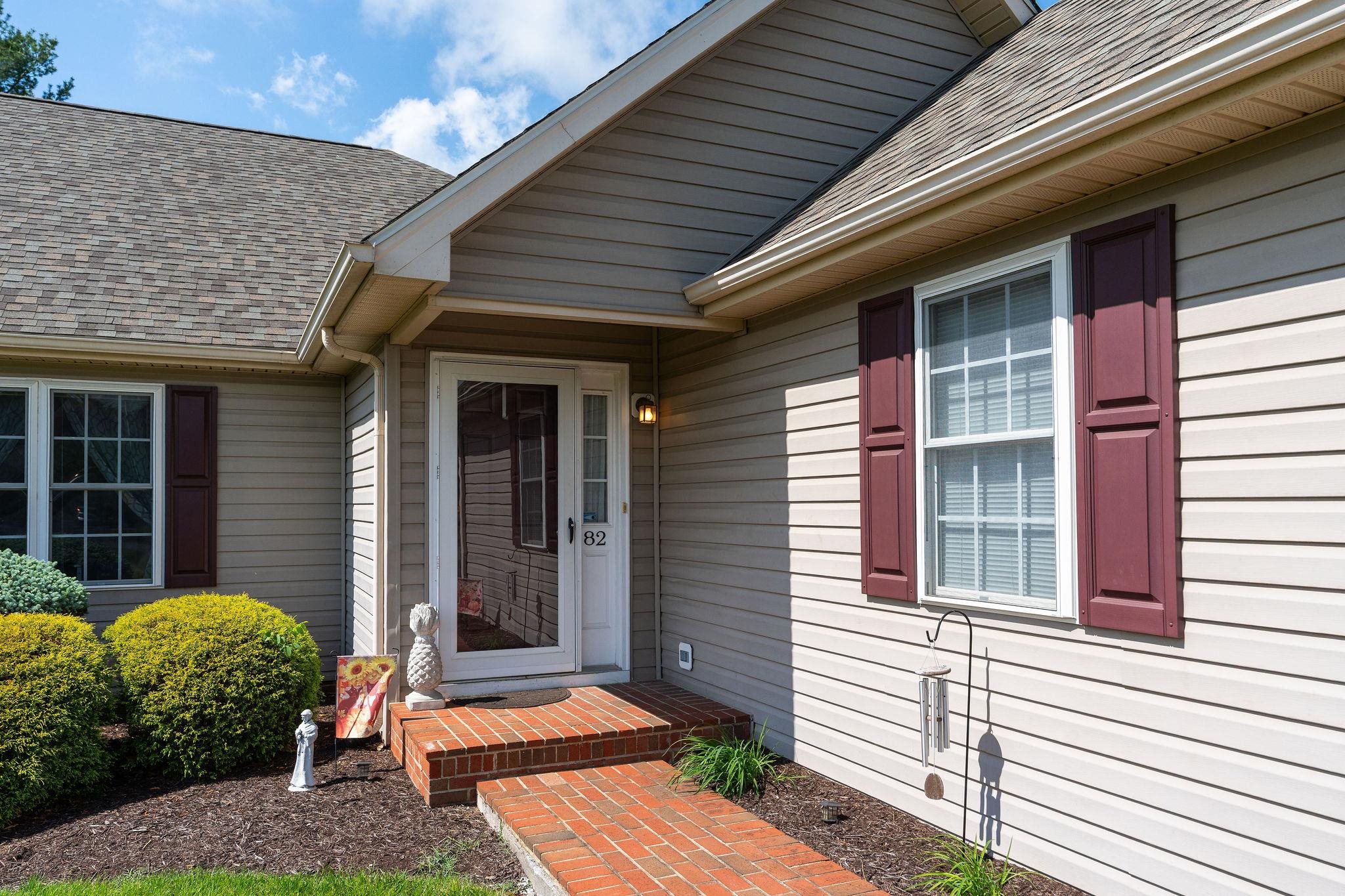 82 ASHLEIGH DR