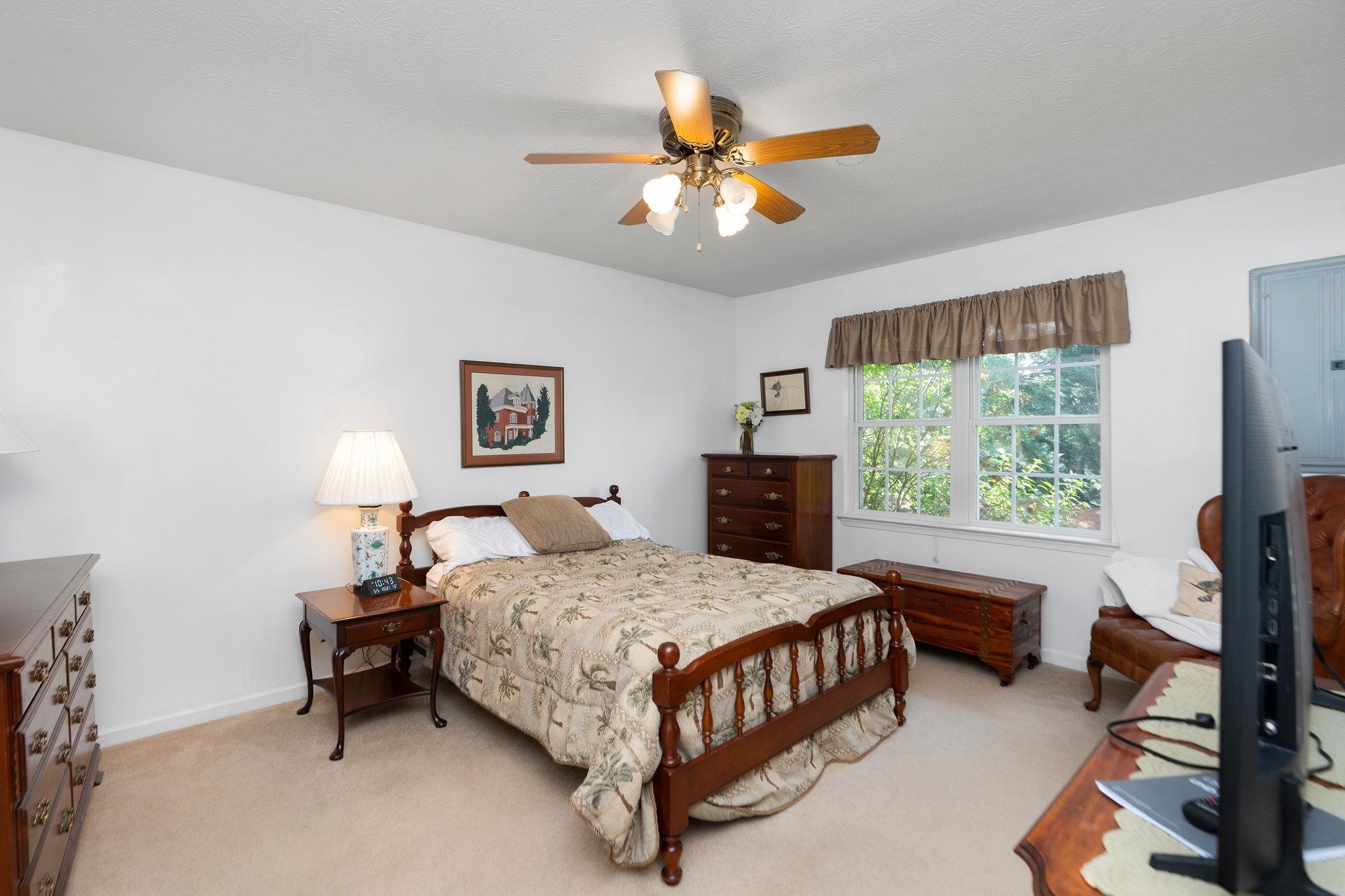 82 ASHLEIGH DR