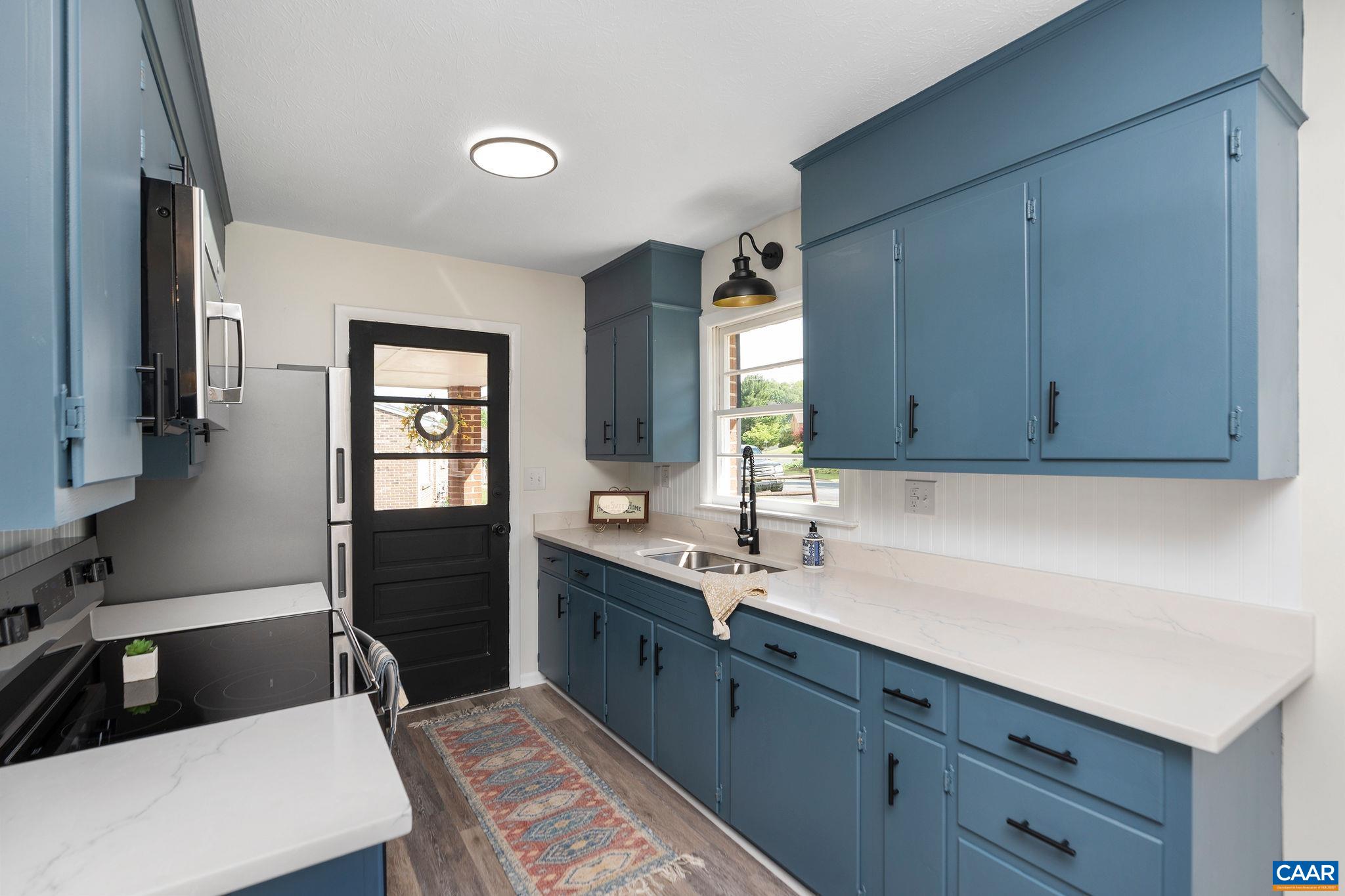 608 DAVID ST