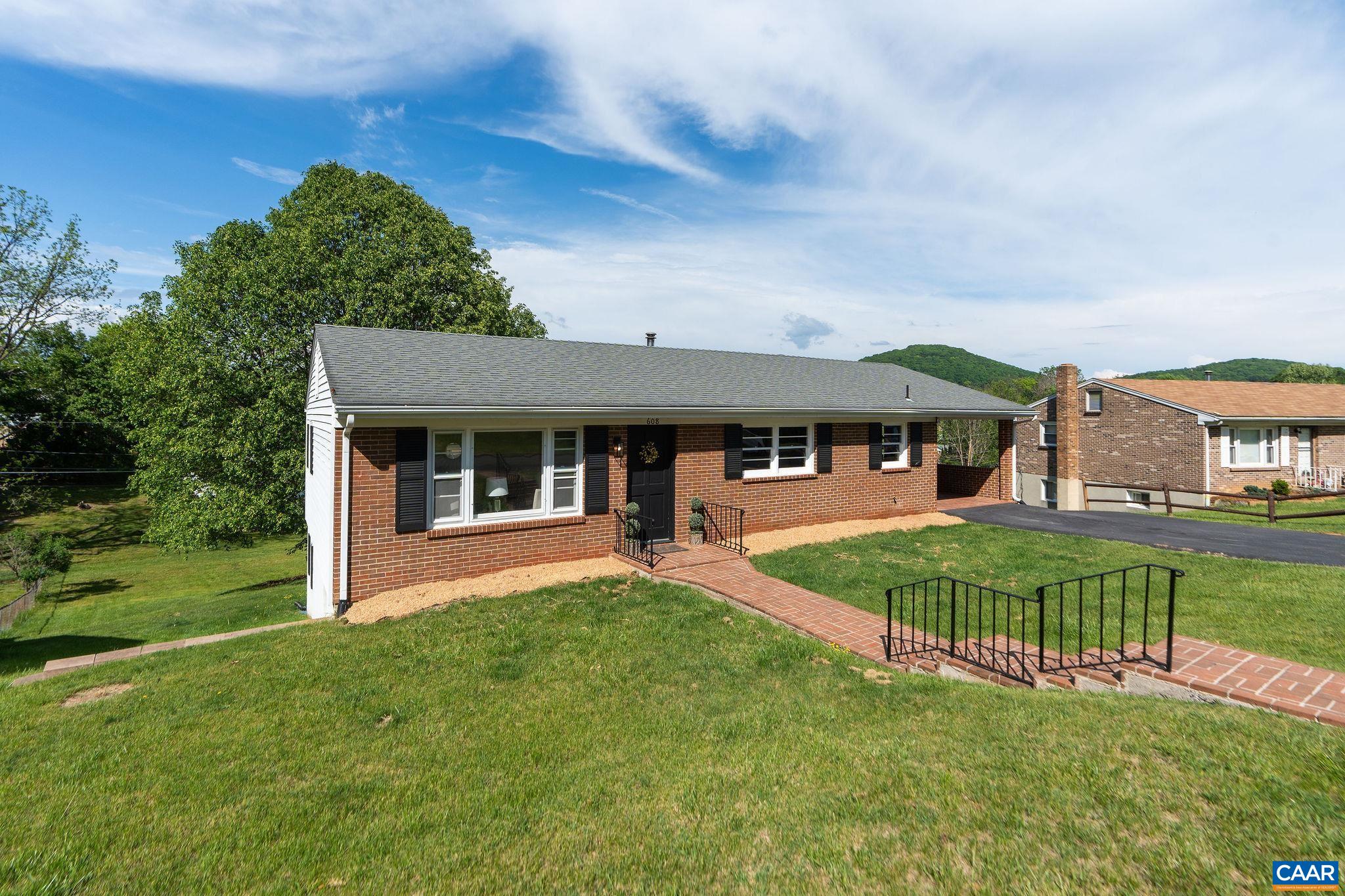 608 DAVID ST