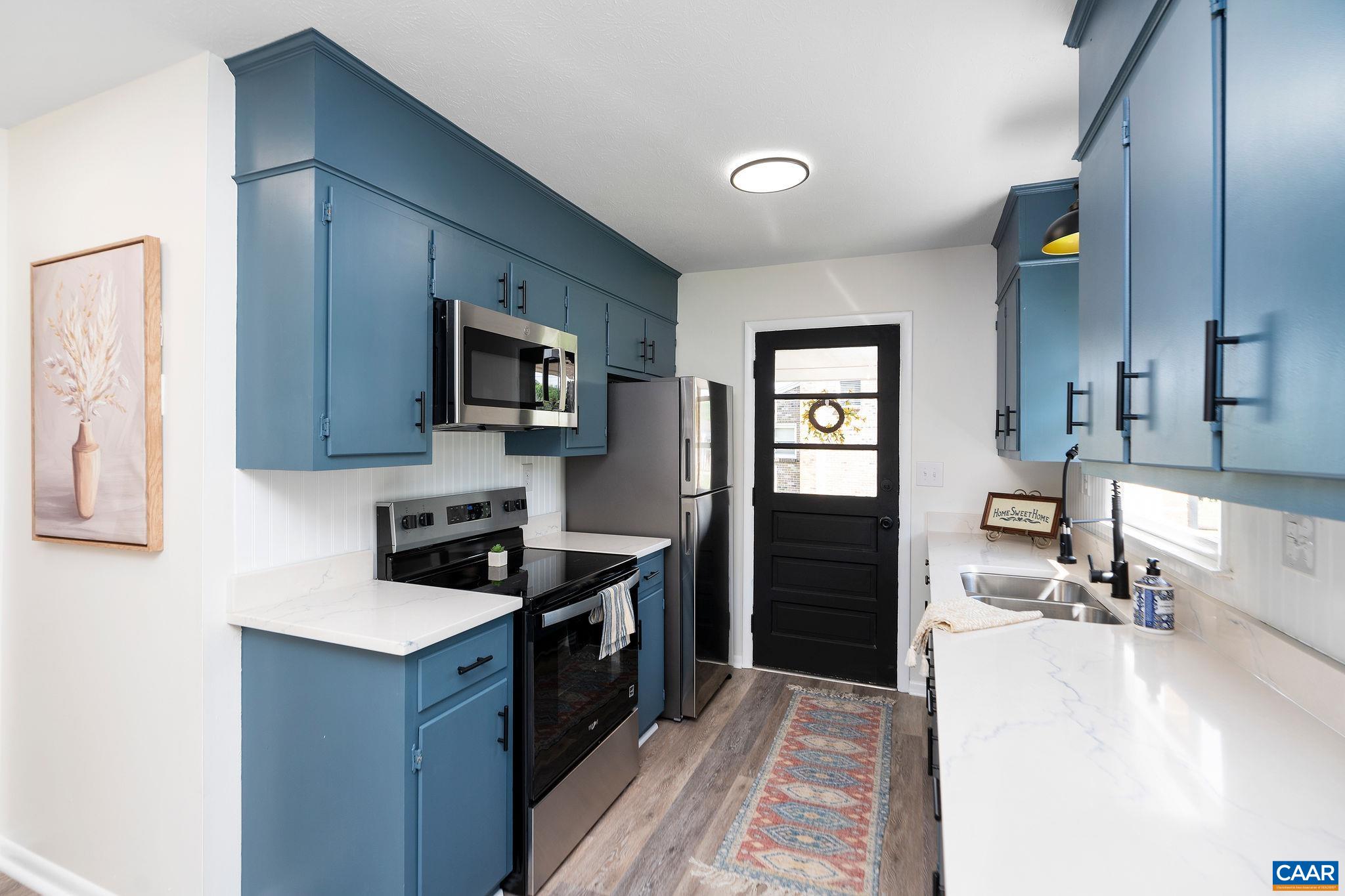 608 DAVID ST