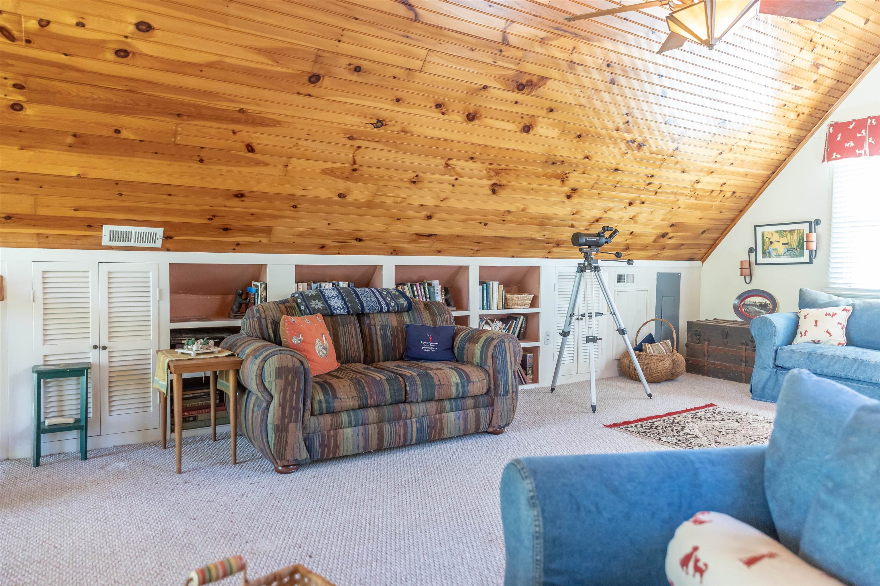 137 MCCURDY LN