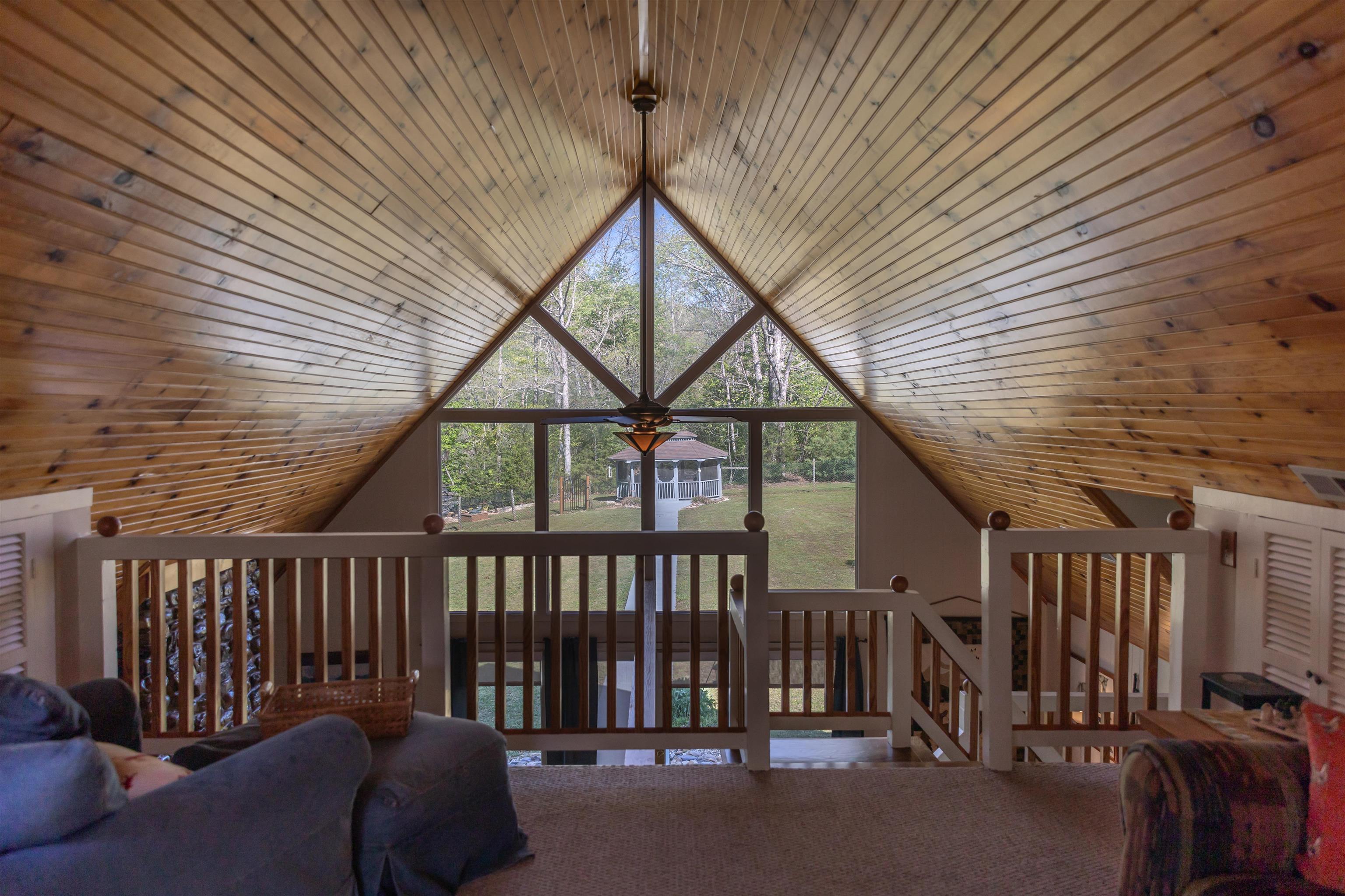 137 MCCURDY LN