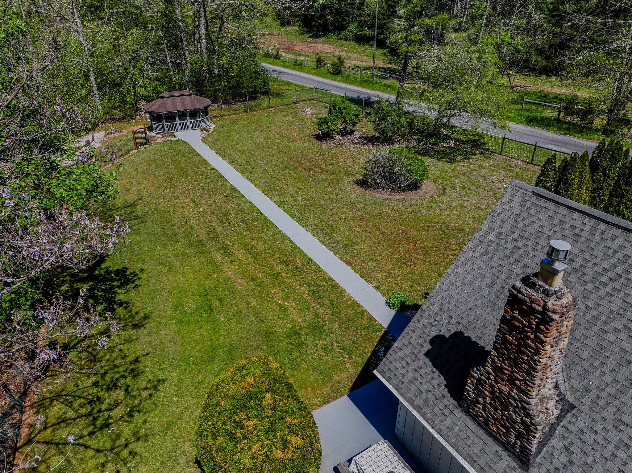 137 MCCURDY LN