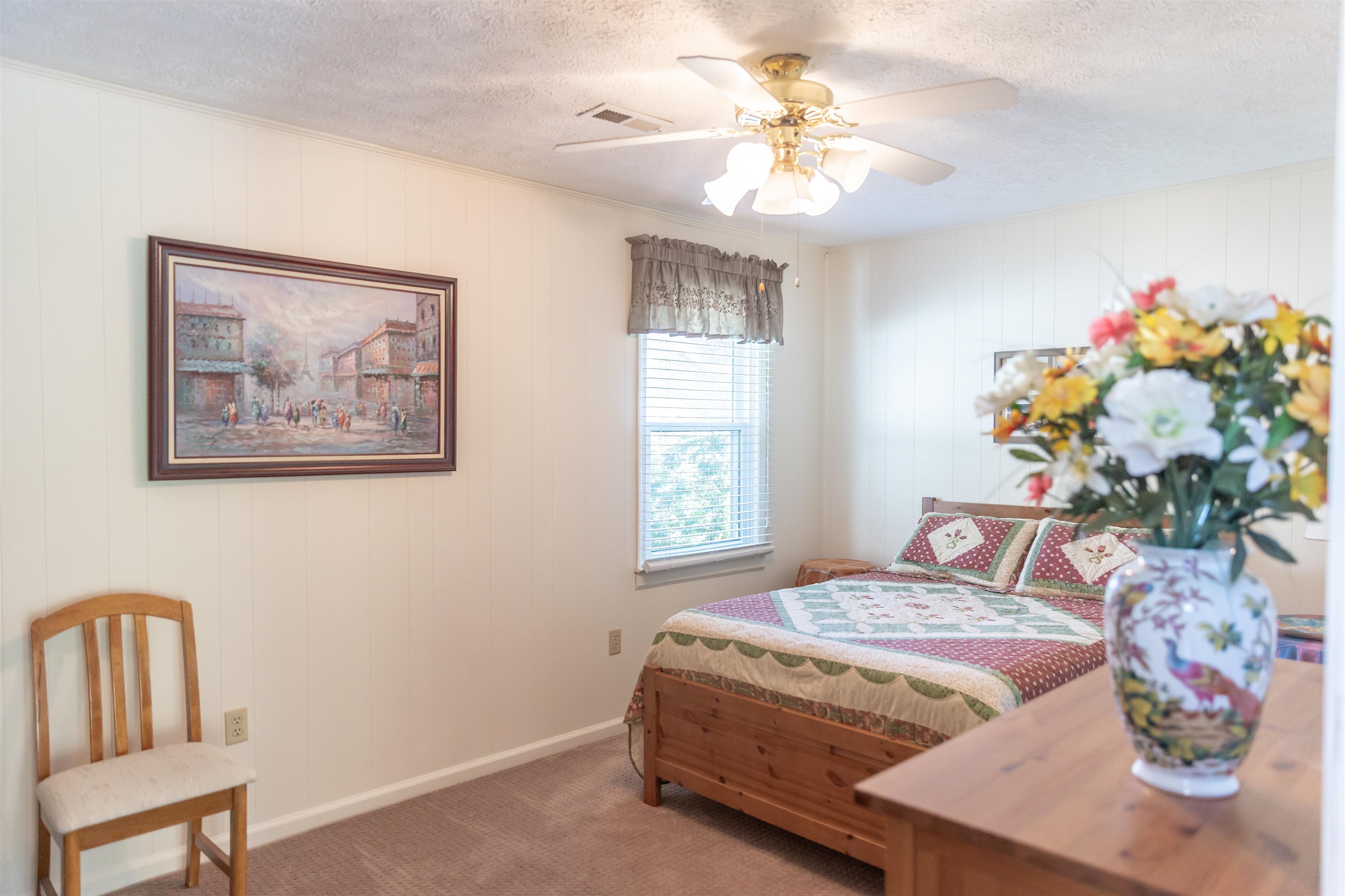 137 MCCURDY LN