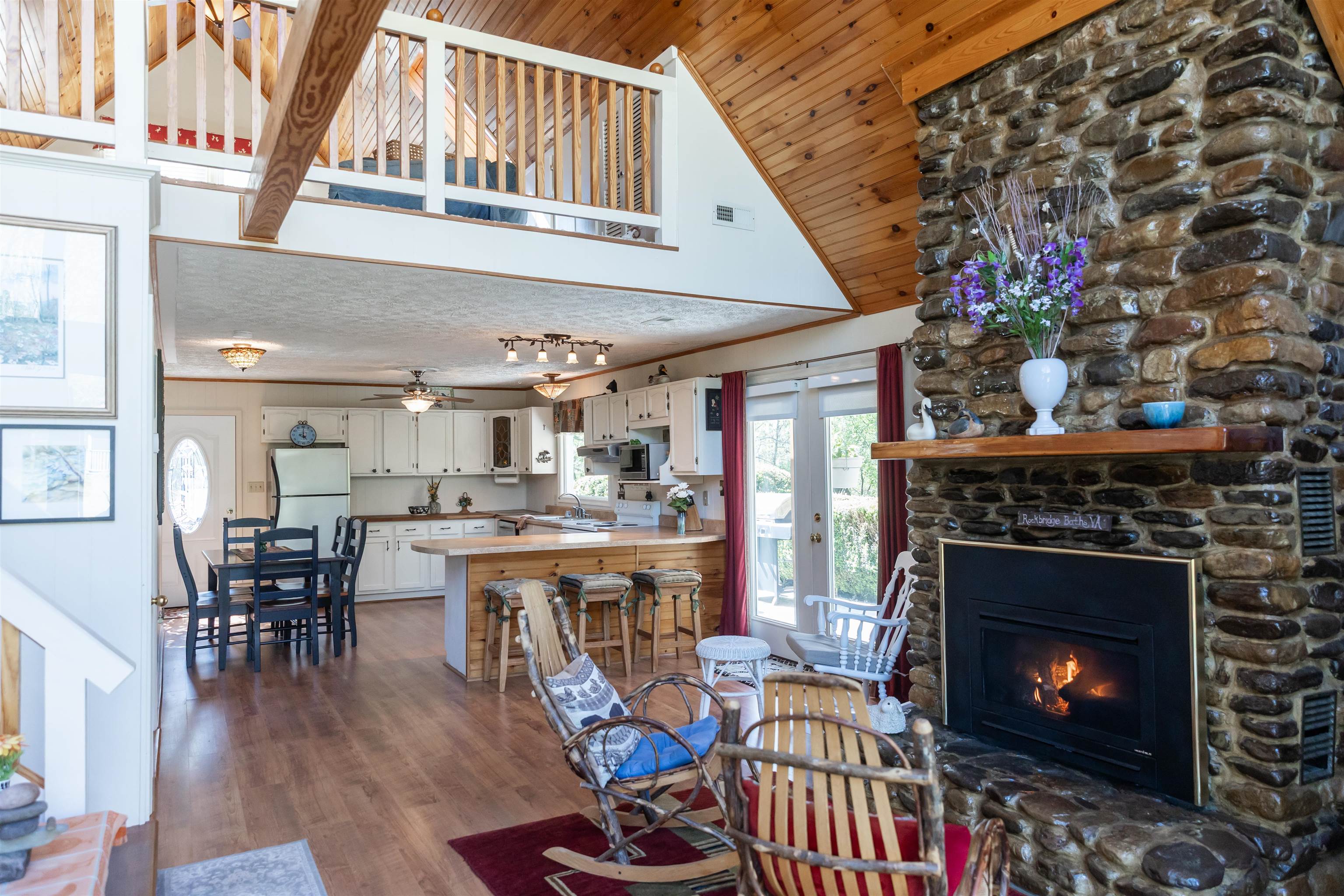 137 MCCURDY LN