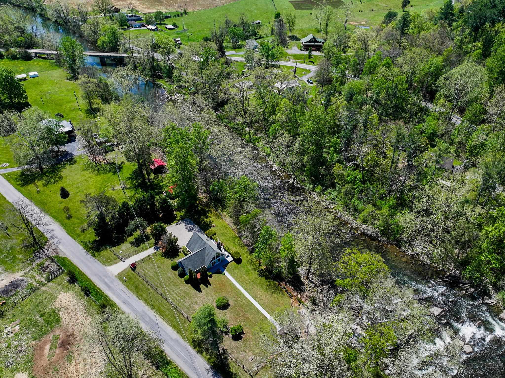 137 MCCURDY LN
