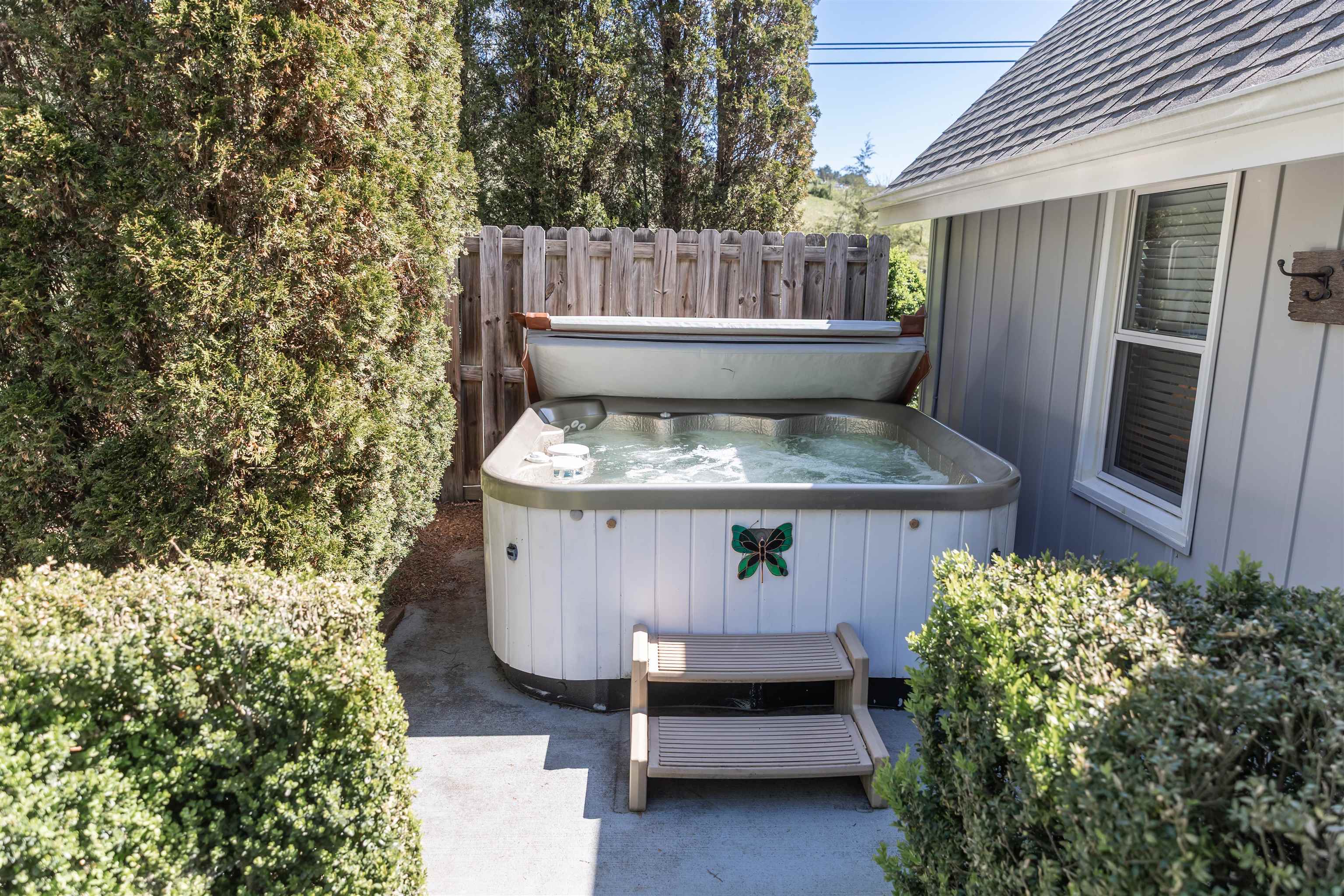 137 MCCURDY LN