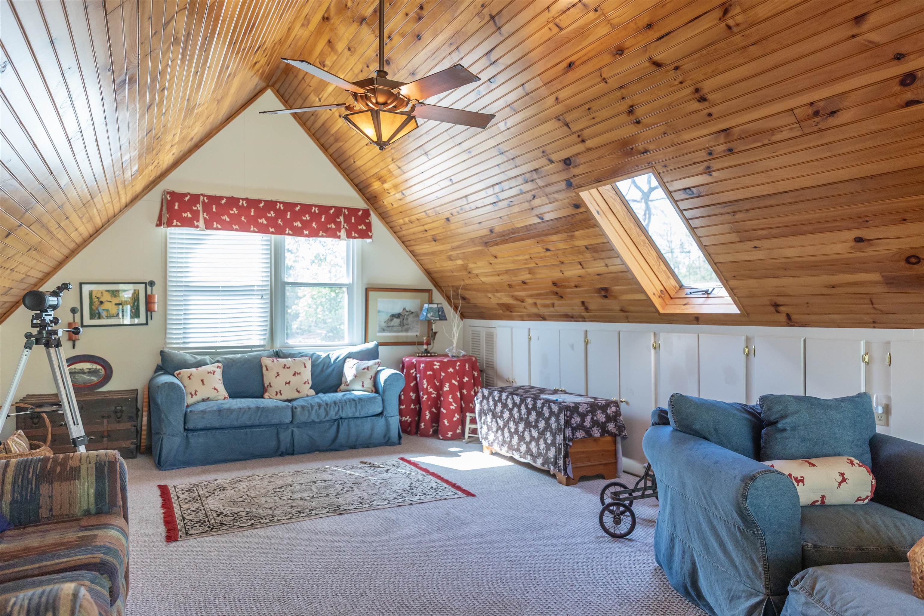137 MCCURDY LN