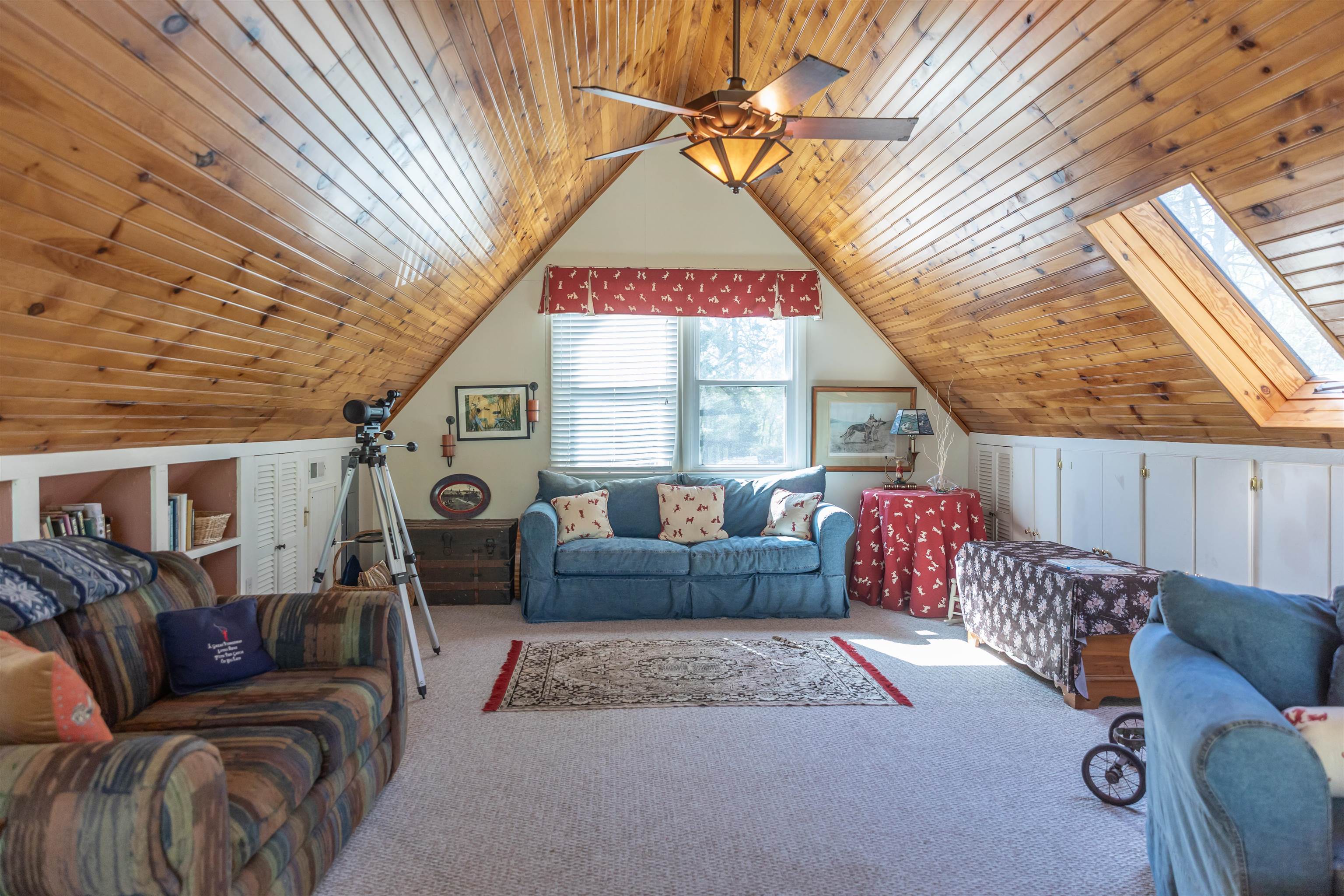 137 MCCURDY LN