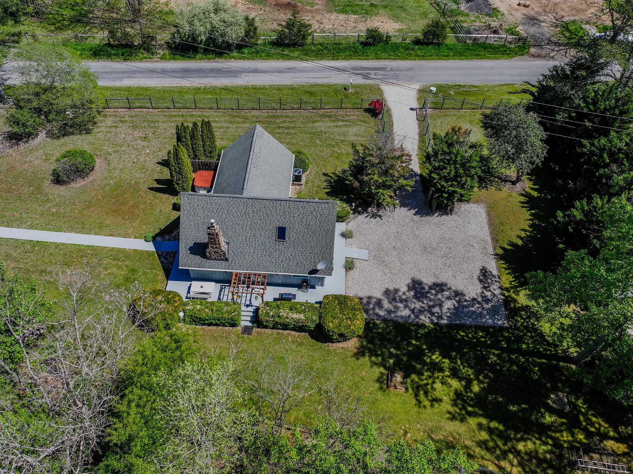 137 MCCURDY LN
