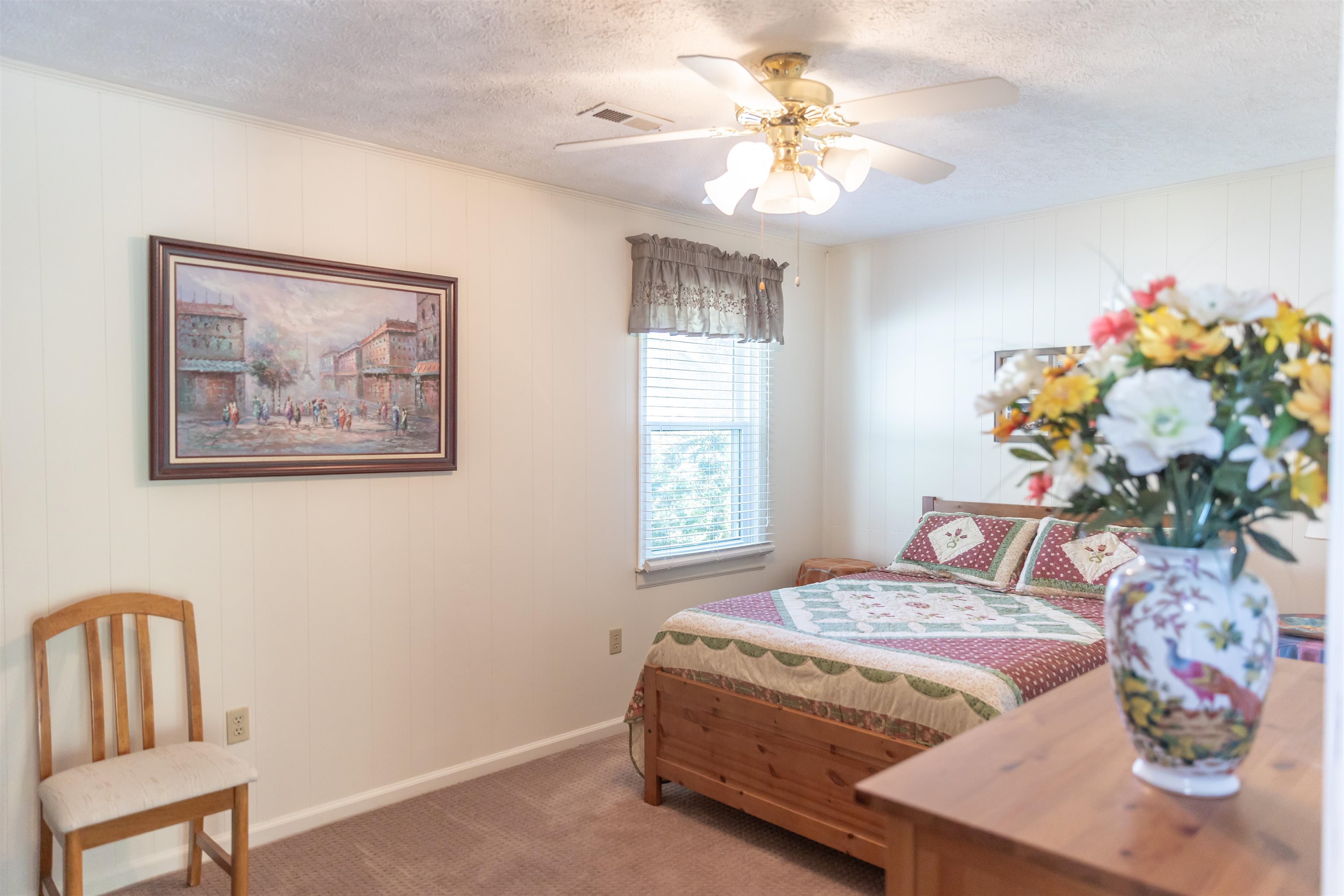 137 MCCURDY LN