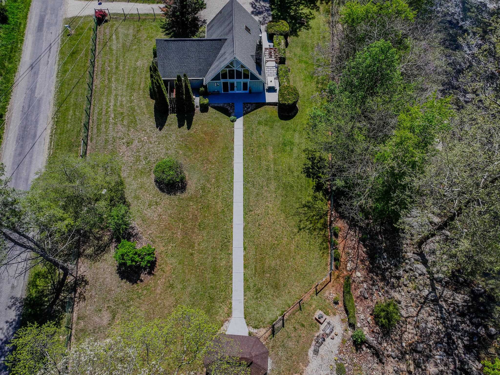 137 MCCURDY LN