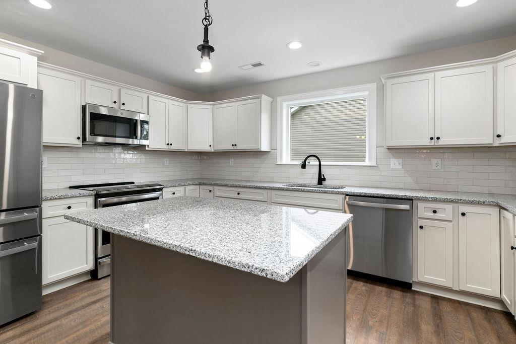 179 LANGLEY DR