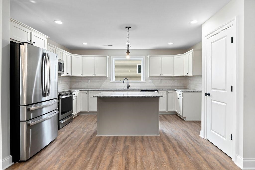 179 LANGLEY DR