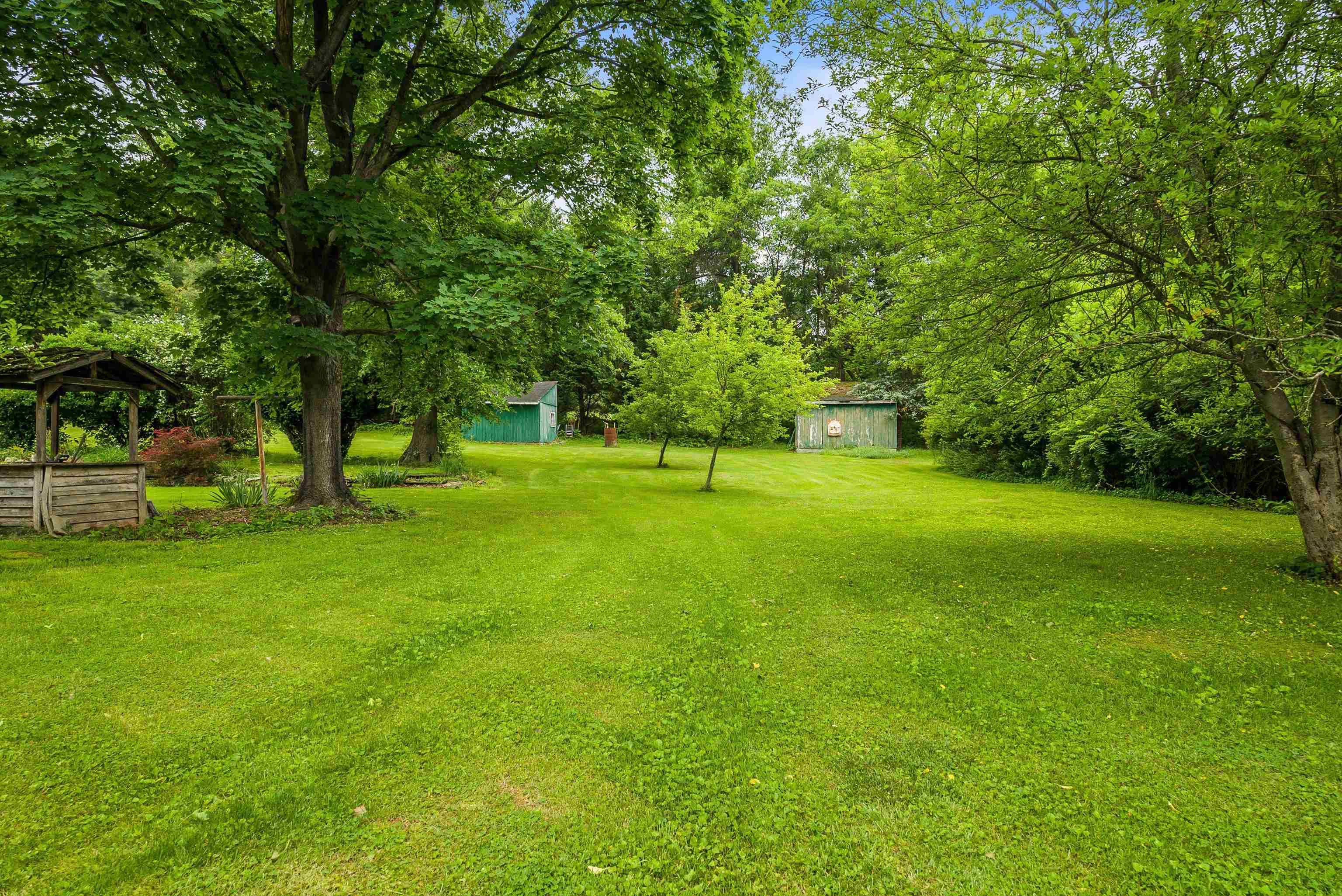 2156 LYNDHURST RD