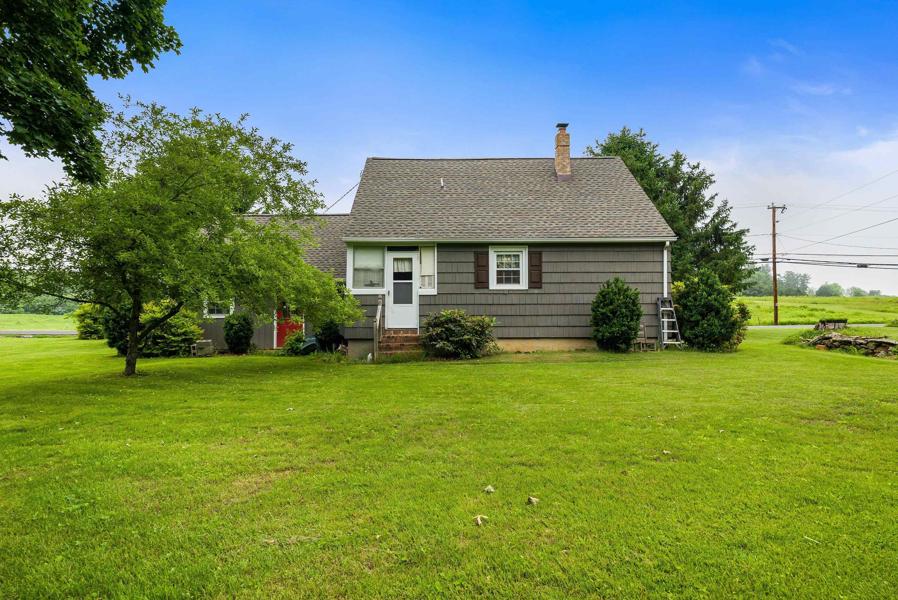 2156 LYNDHURST RD
