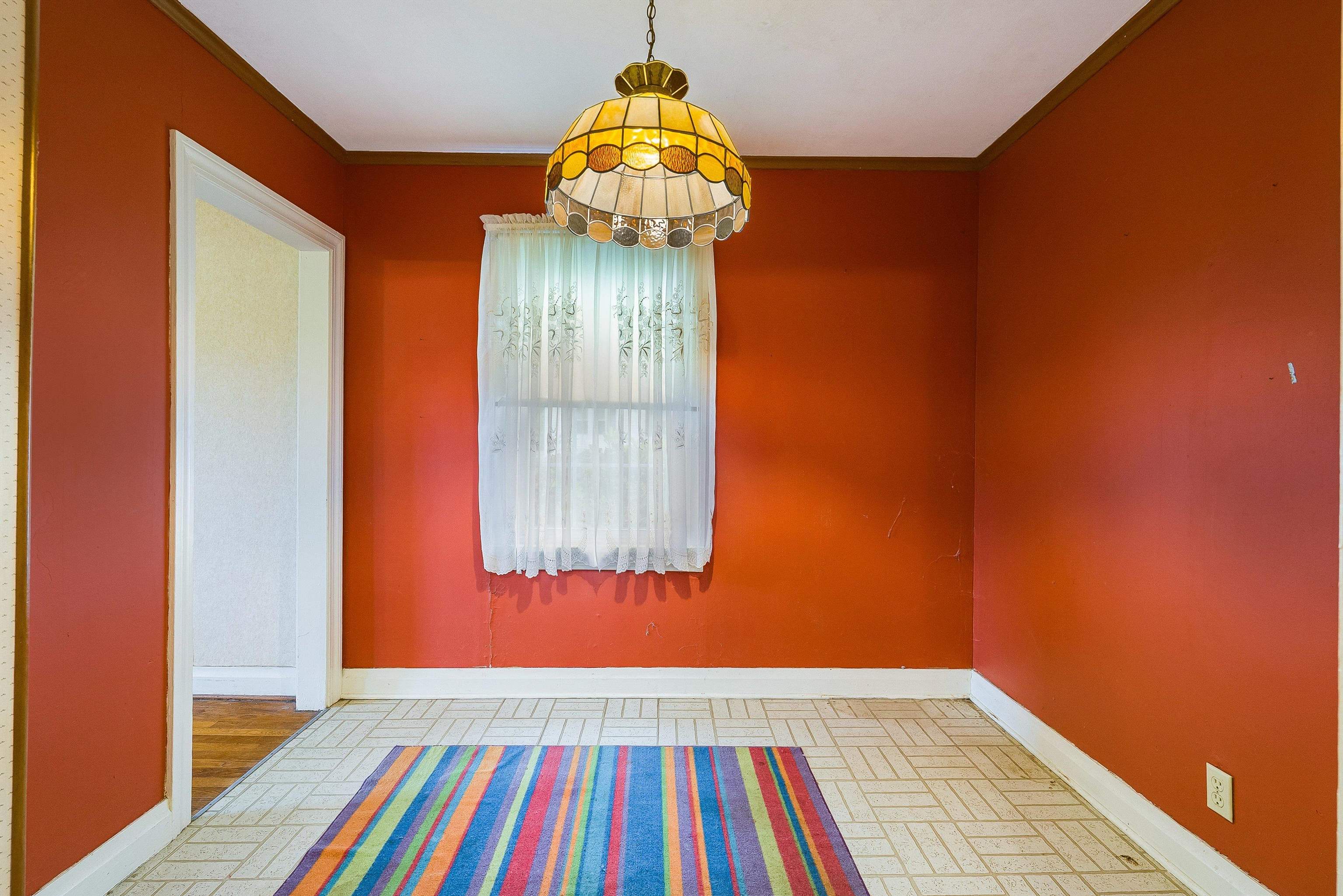 2156 LYNDHURST RD