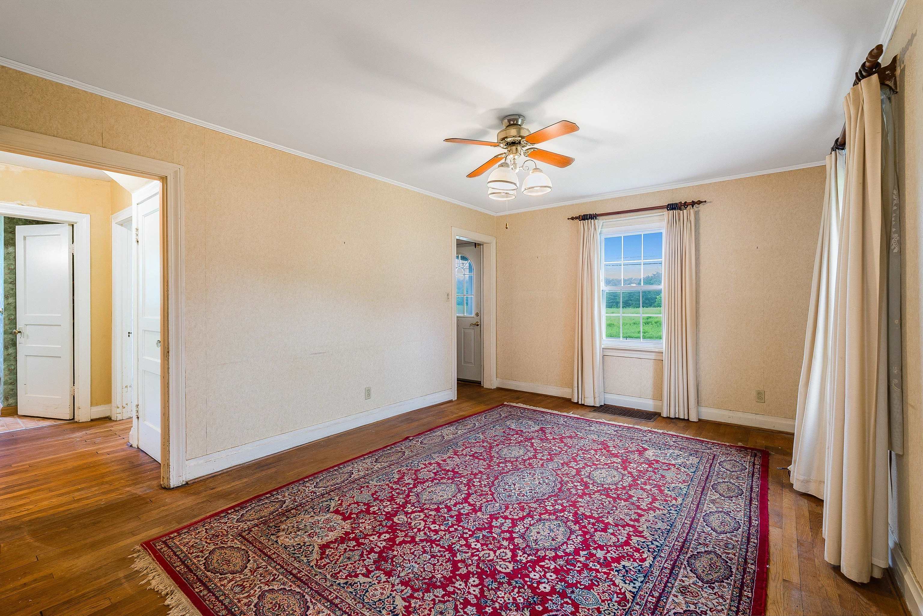 2156 LYNDHURST RD