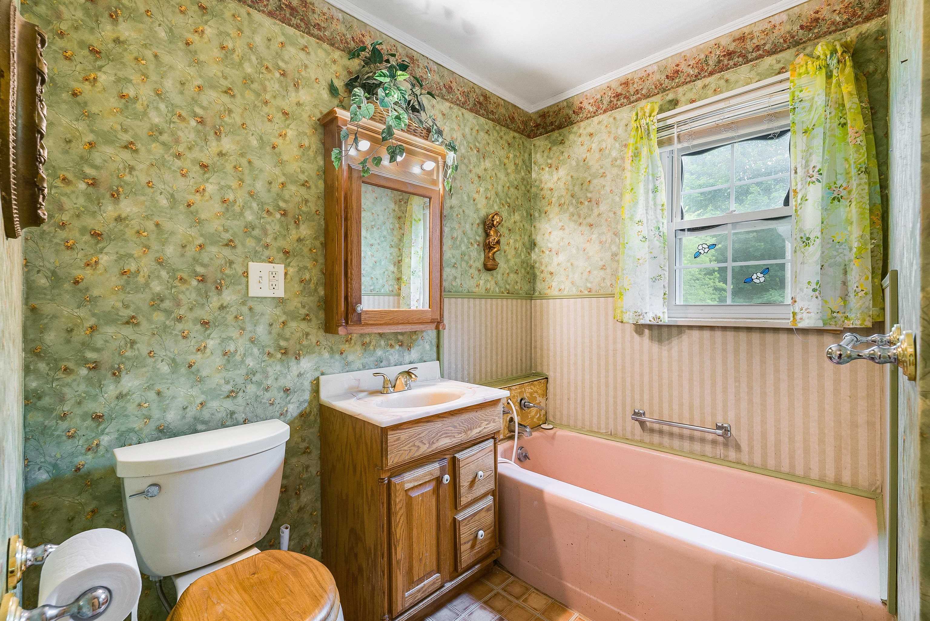 2156 LYNDHURST RD