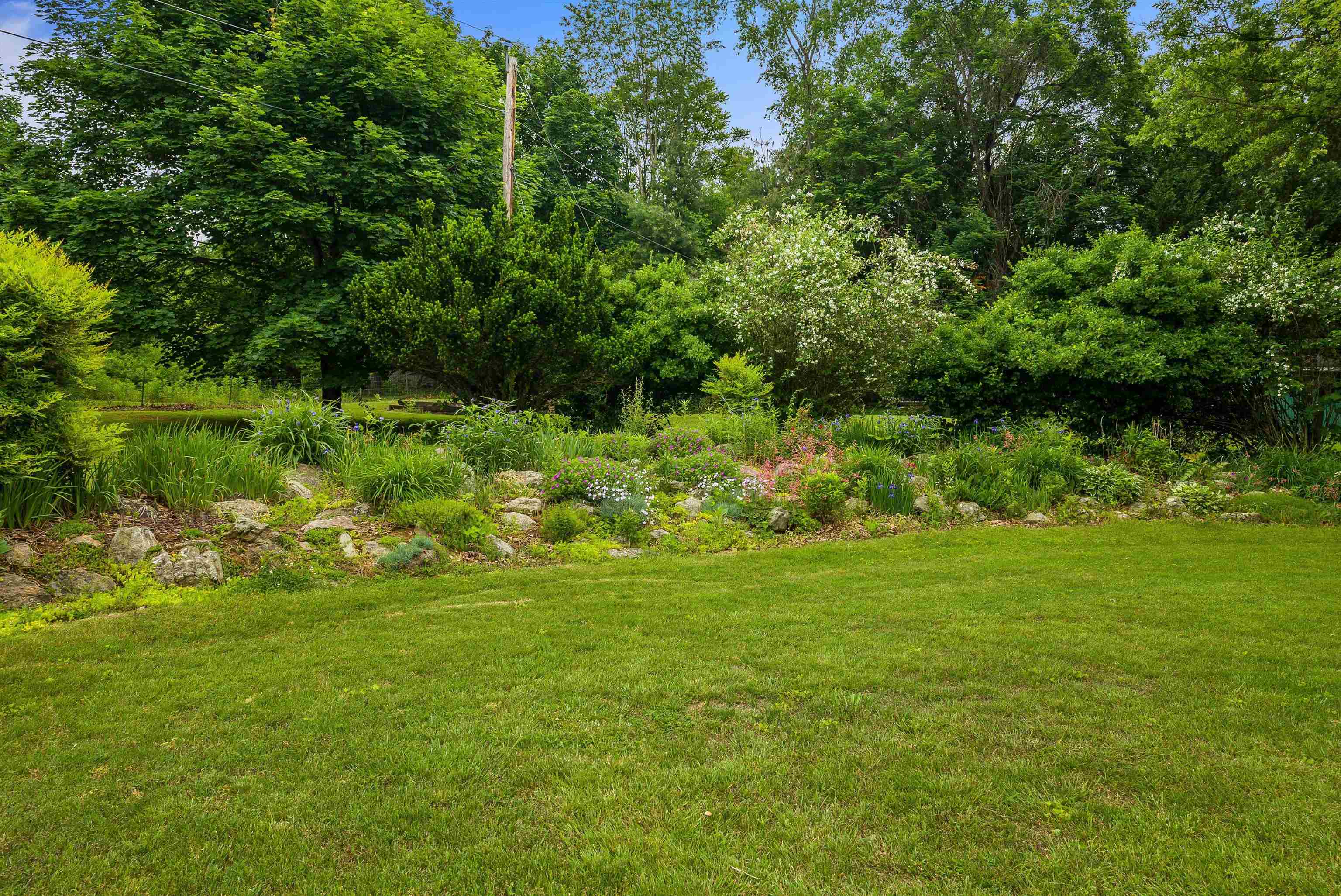 2156 LYNDHURST RD