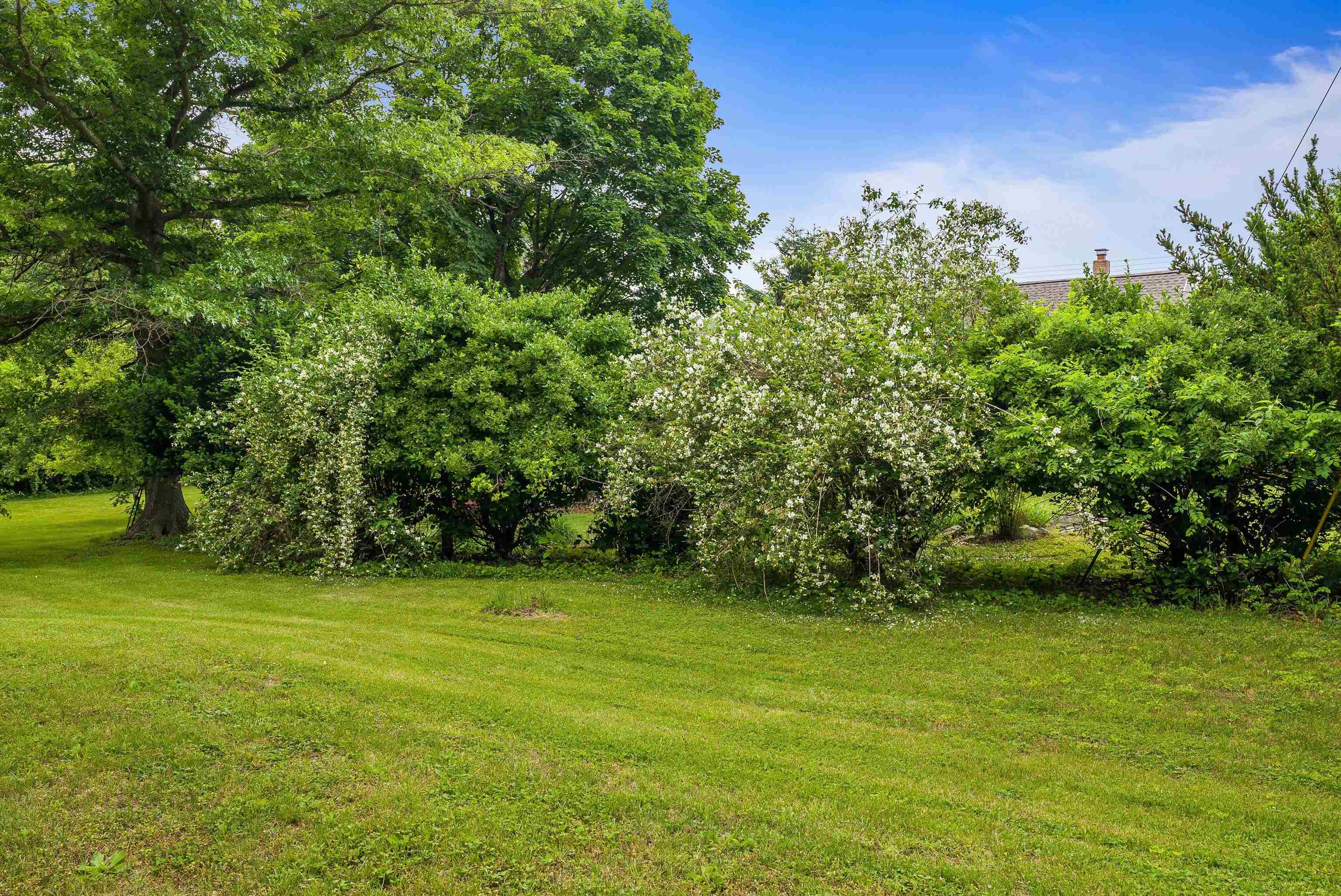 2156 LYNDHURST RD