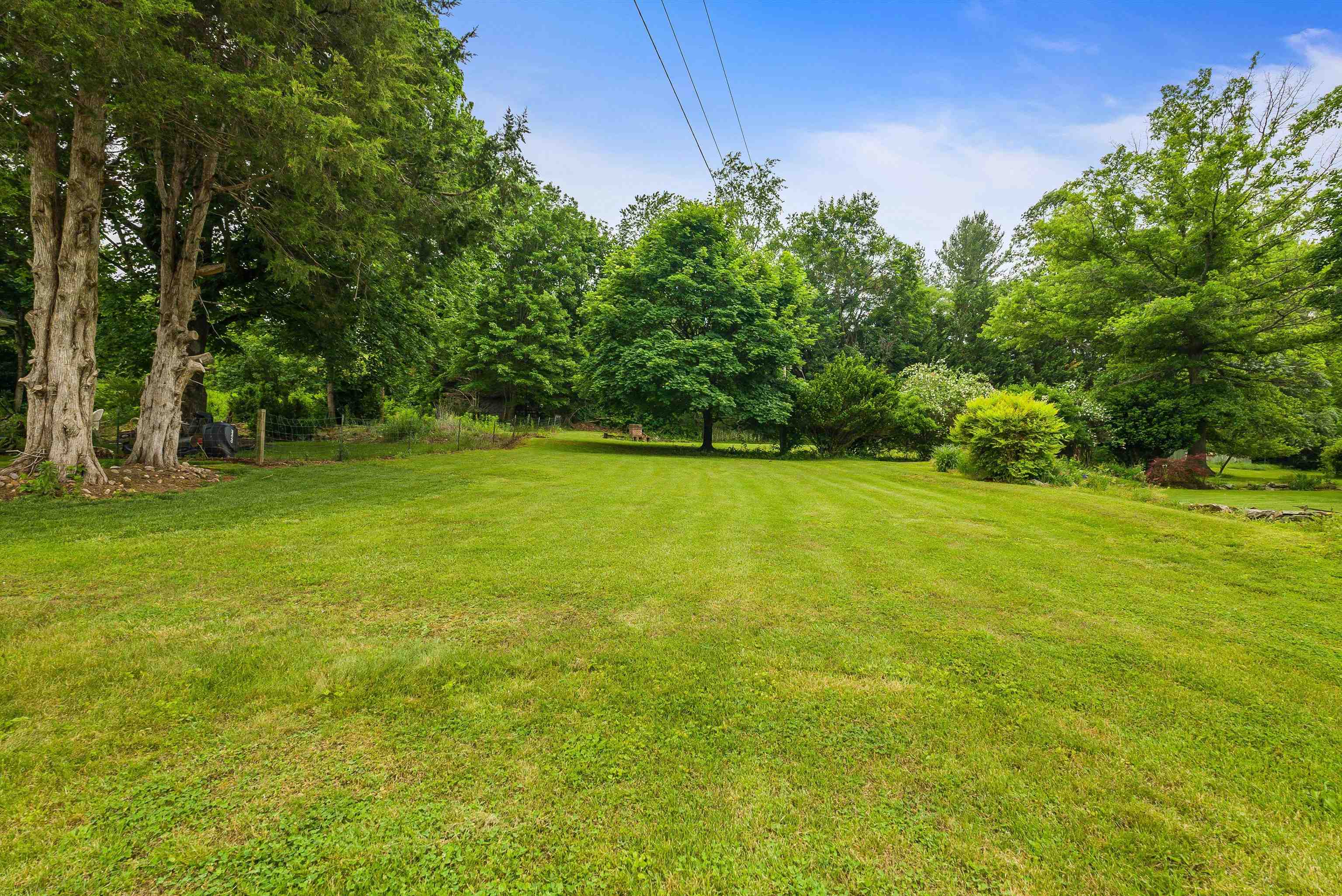 2156 LYNDHURST RD