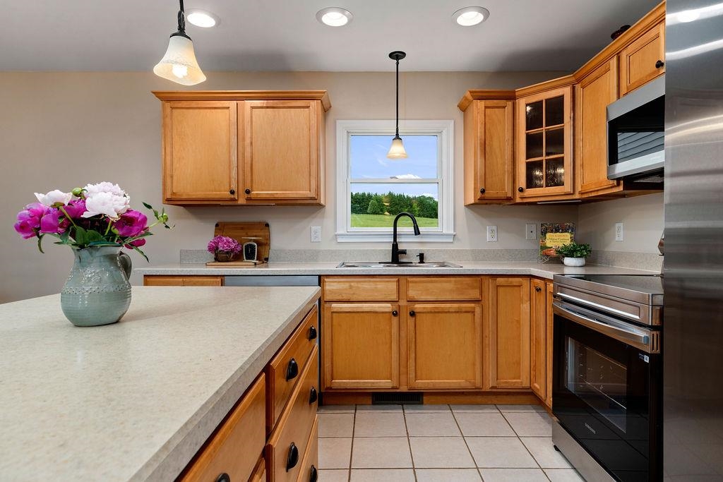 3008 SPRING HILL RD