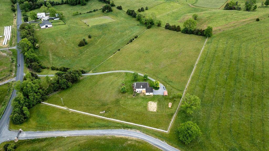 3008 SPRING HILL RD