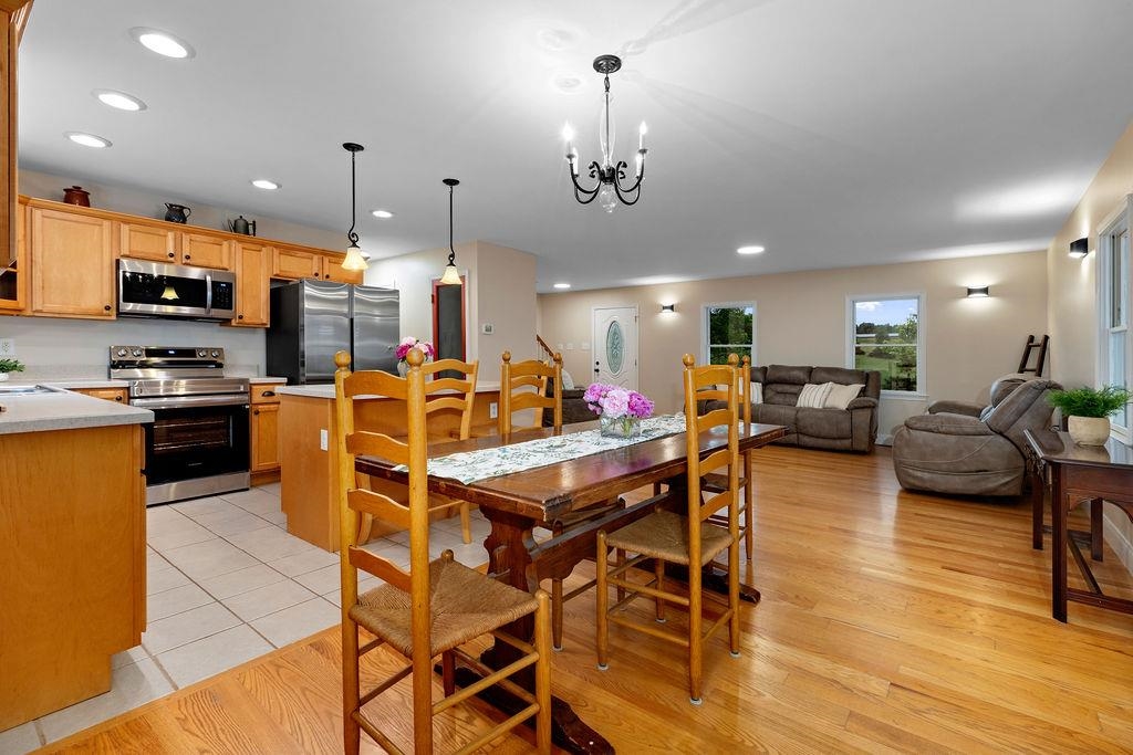 3008 SPRING HILL RD