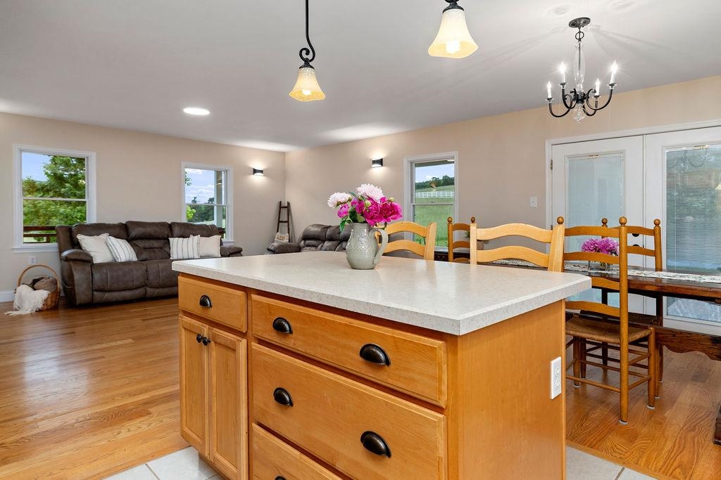 3008 SPRING HILL RD